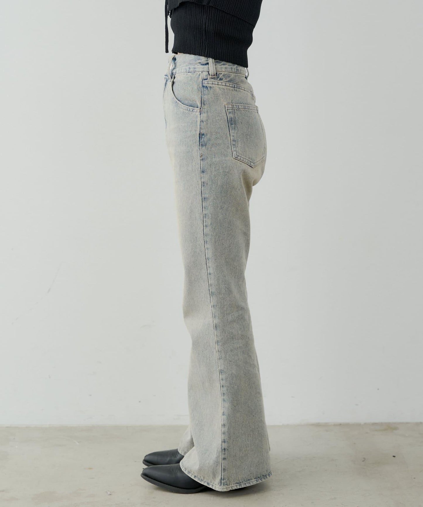 Chico 口袋刺繡緊身微喇牛仔褲