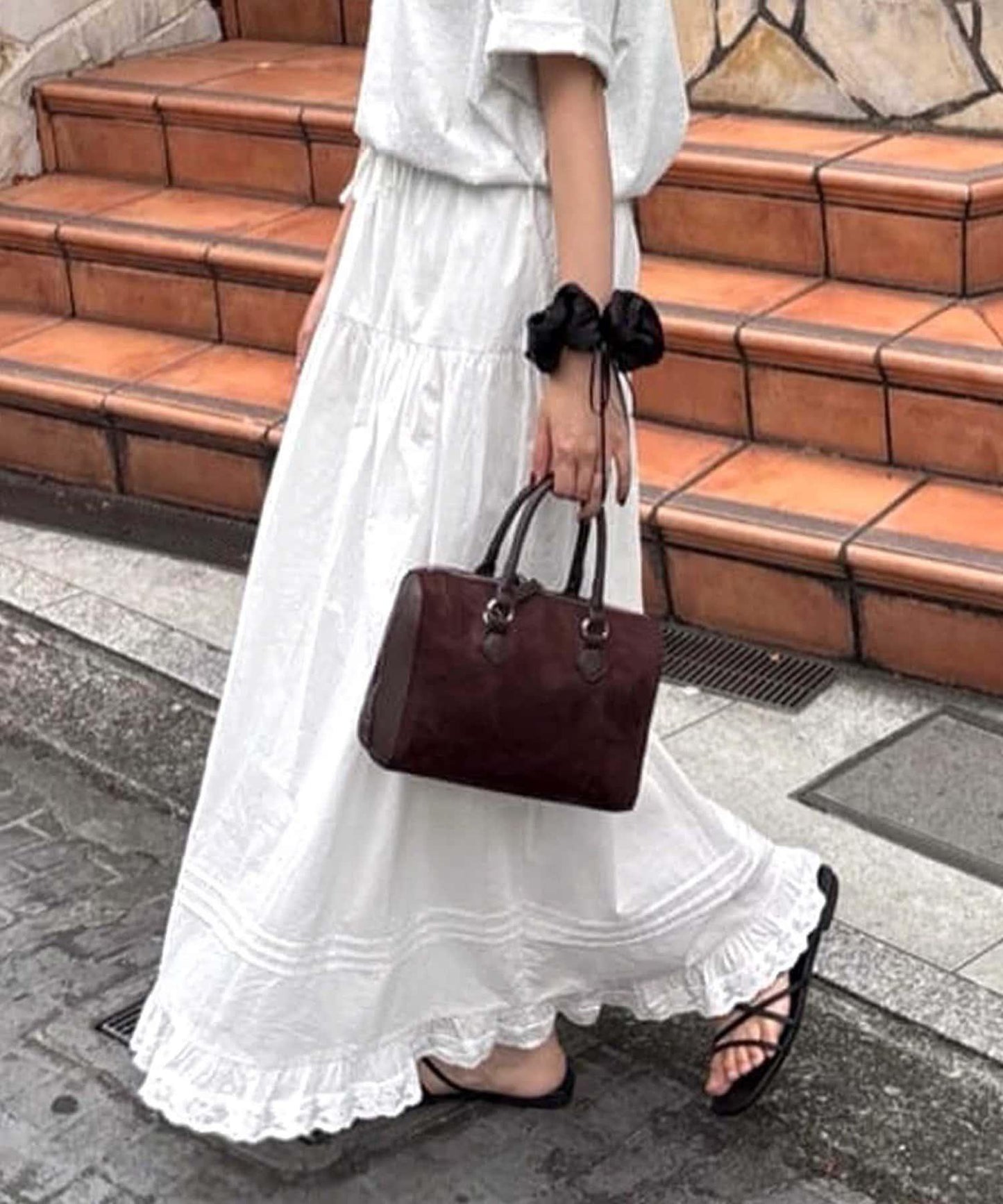 Discoat umm. 拼褶蕾絲傘擺半身裙