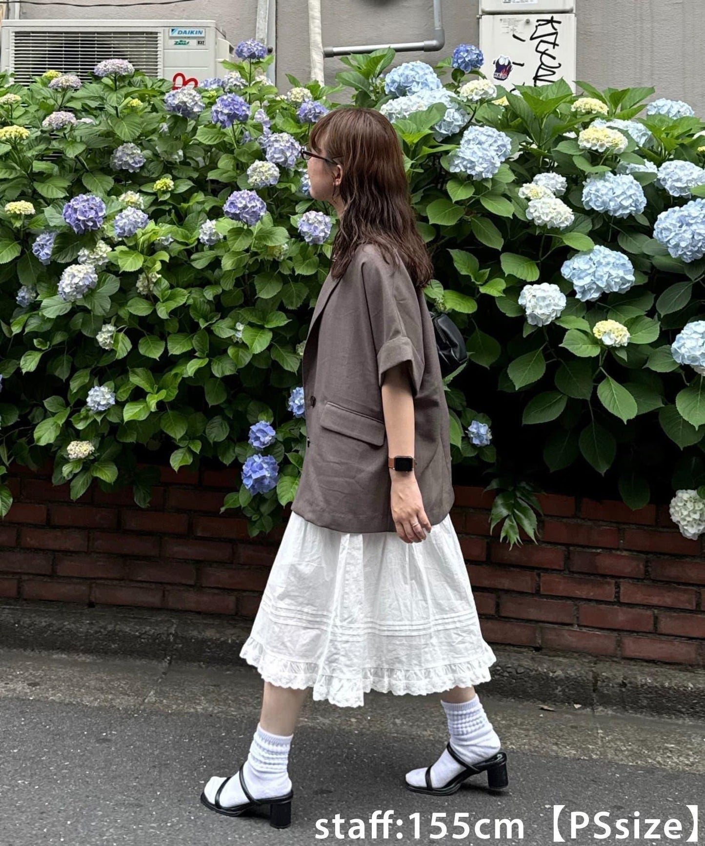 Discoat umm. 拼褶蕾絲傘擺半身裙