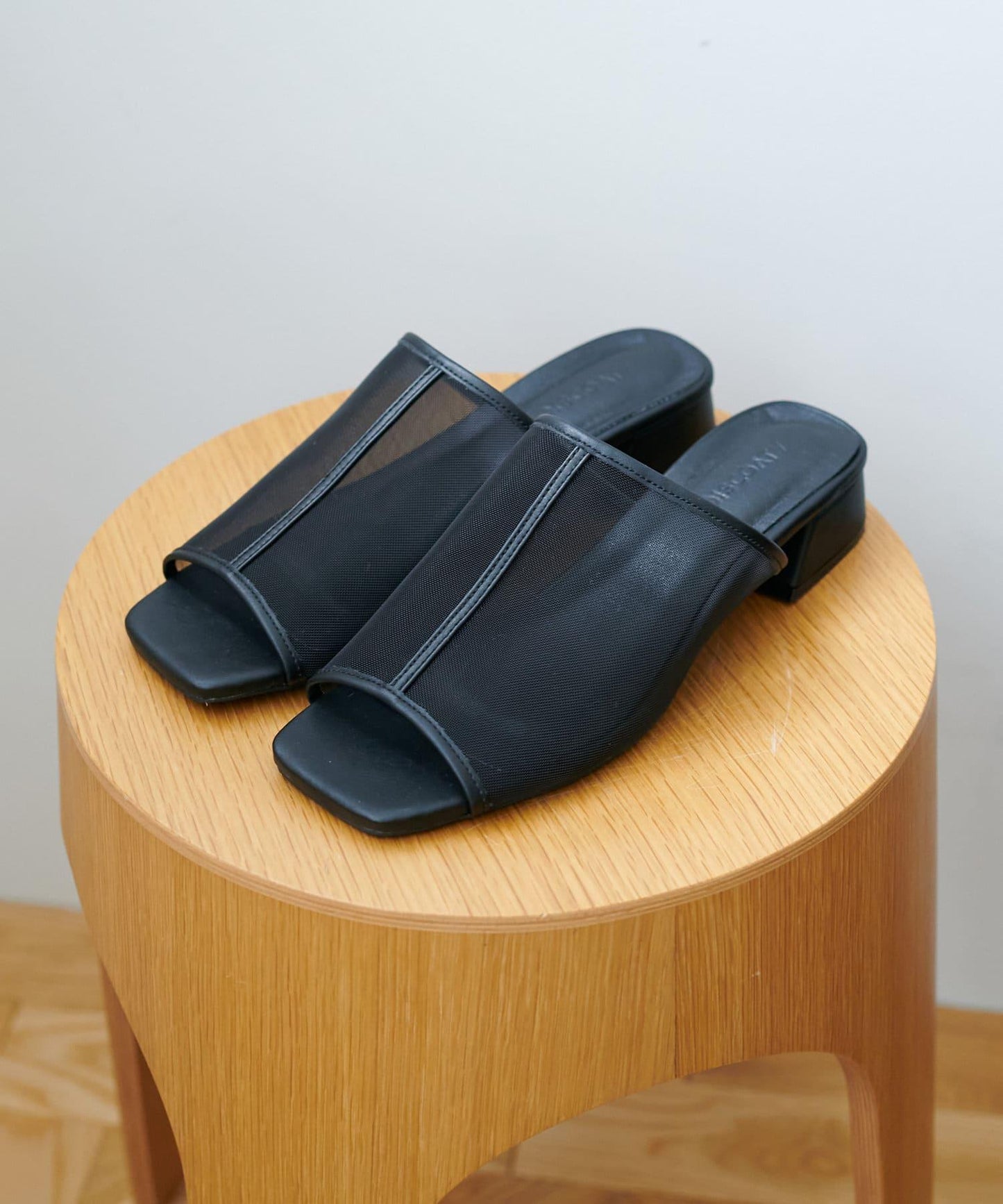 Discoat 網紗設計涼鞋