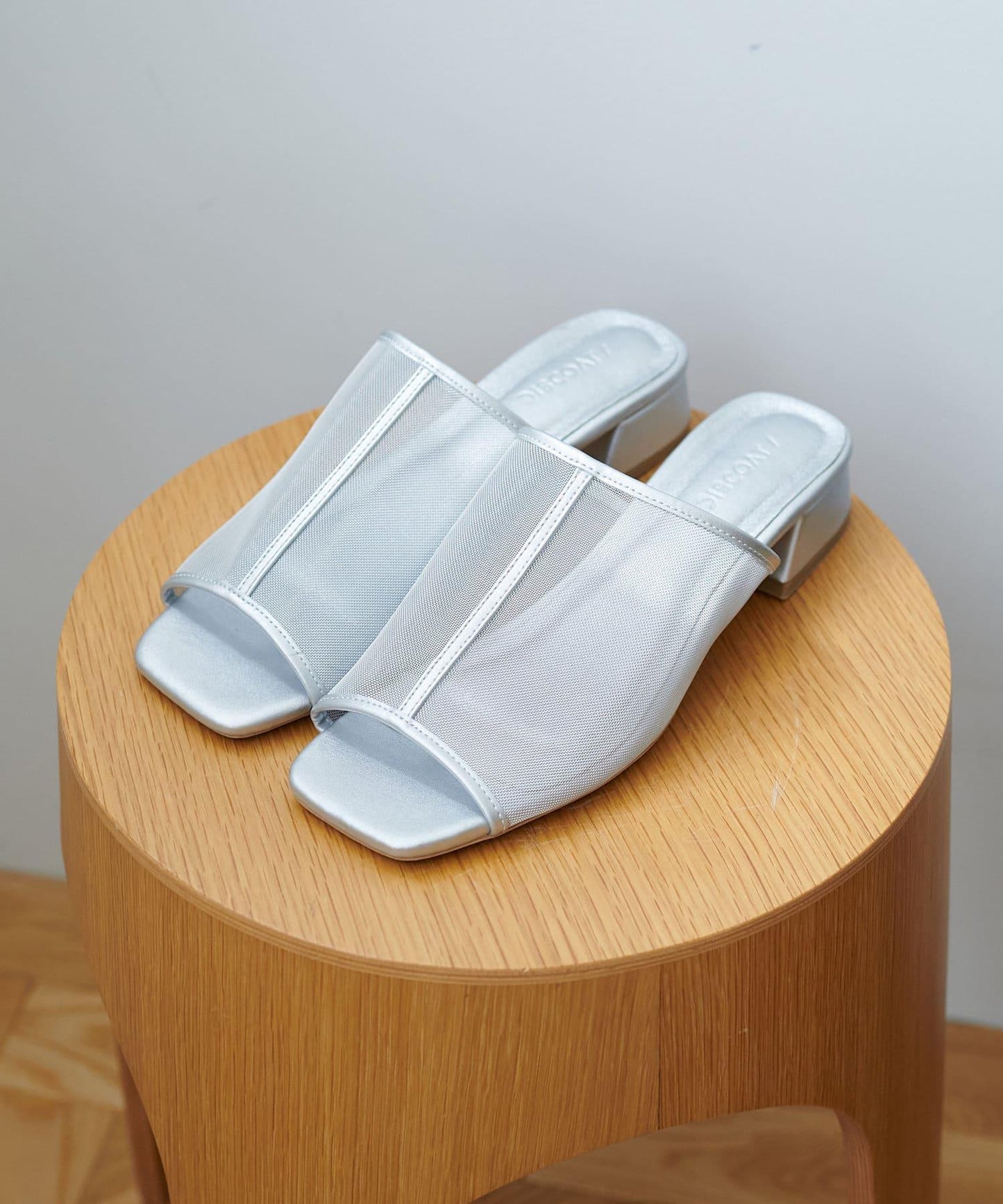 Discoat 網紗設計涼鞋