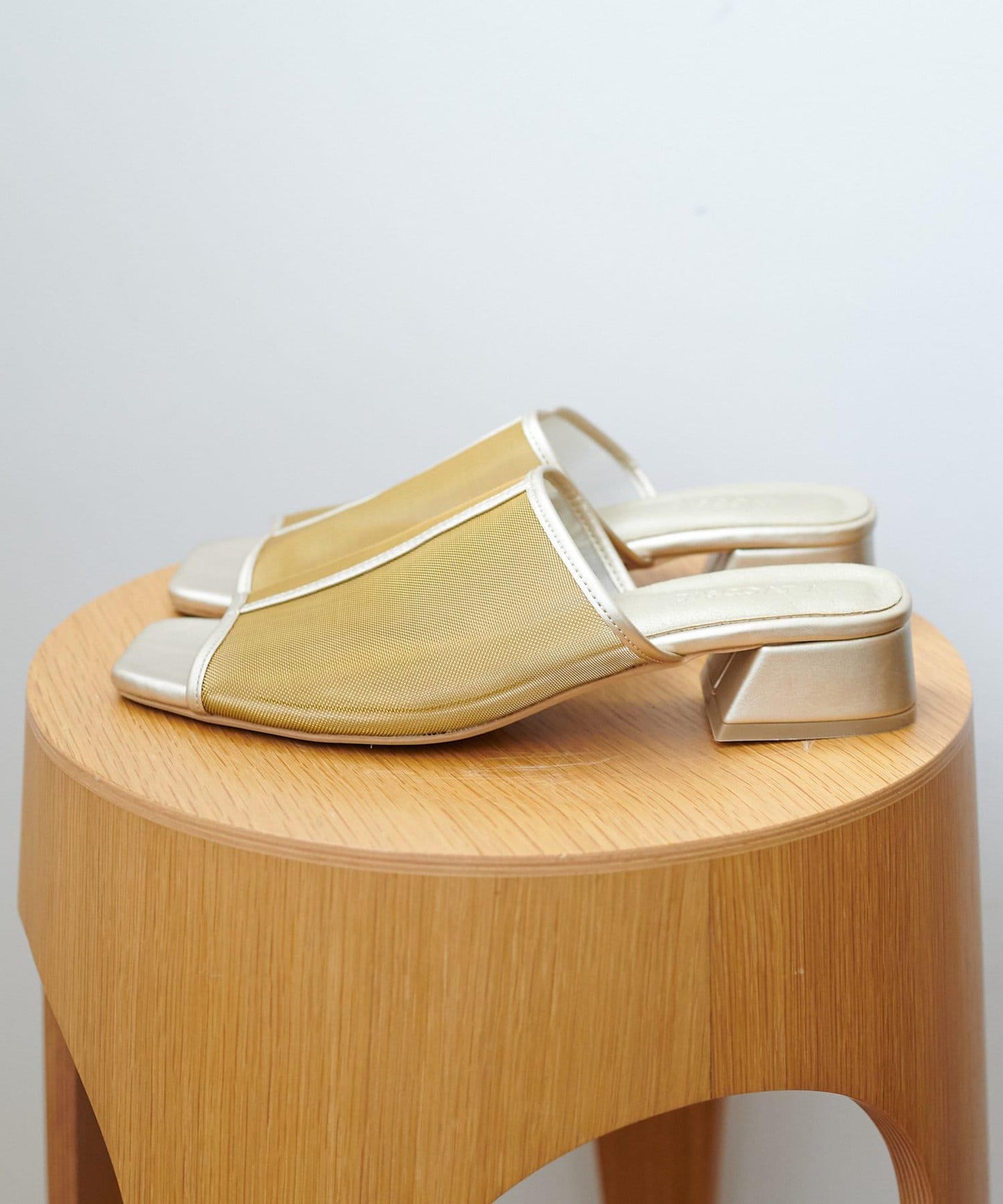 Discoat 網紗設計涼鞋