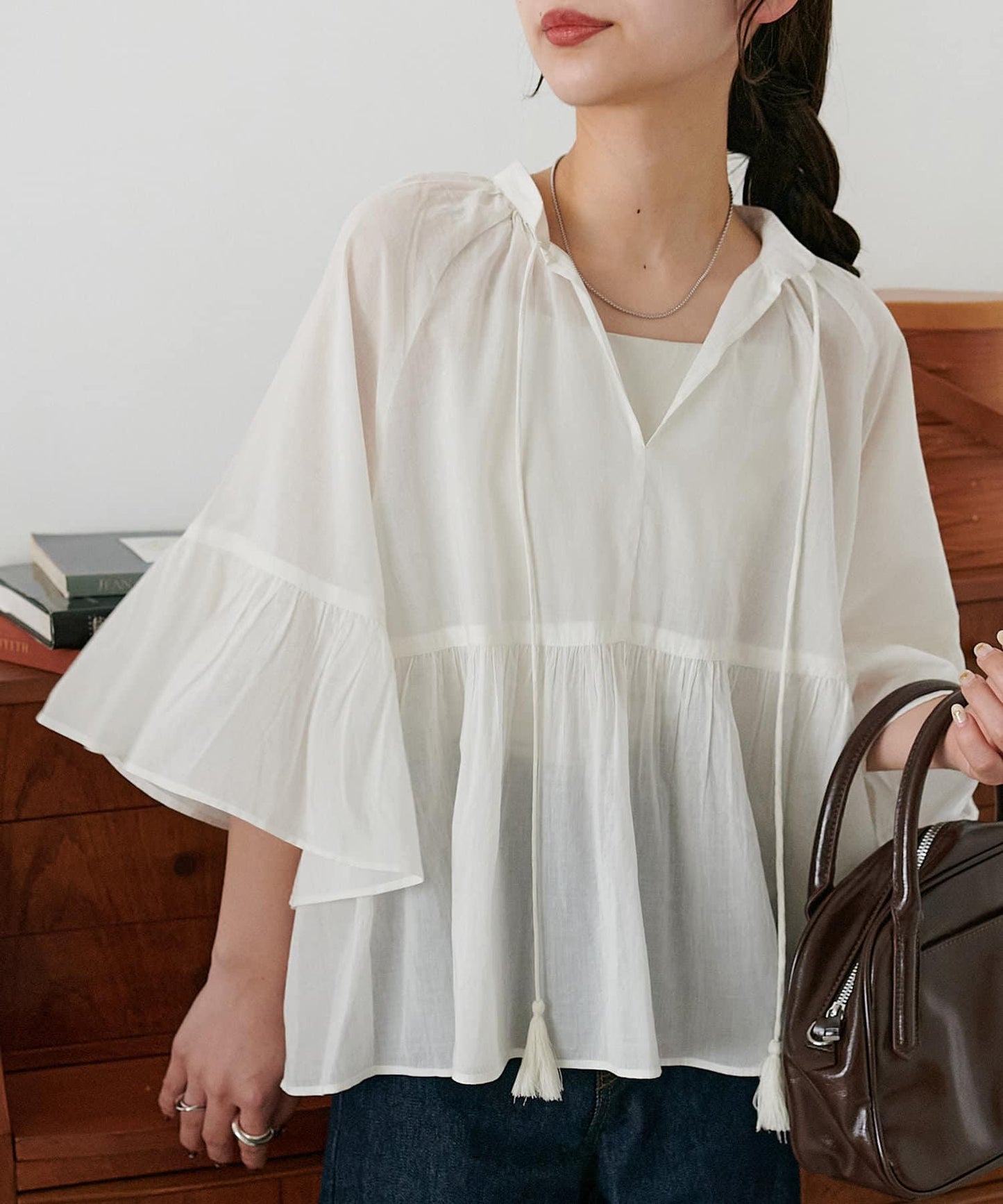 喇叭袖開領襯衫