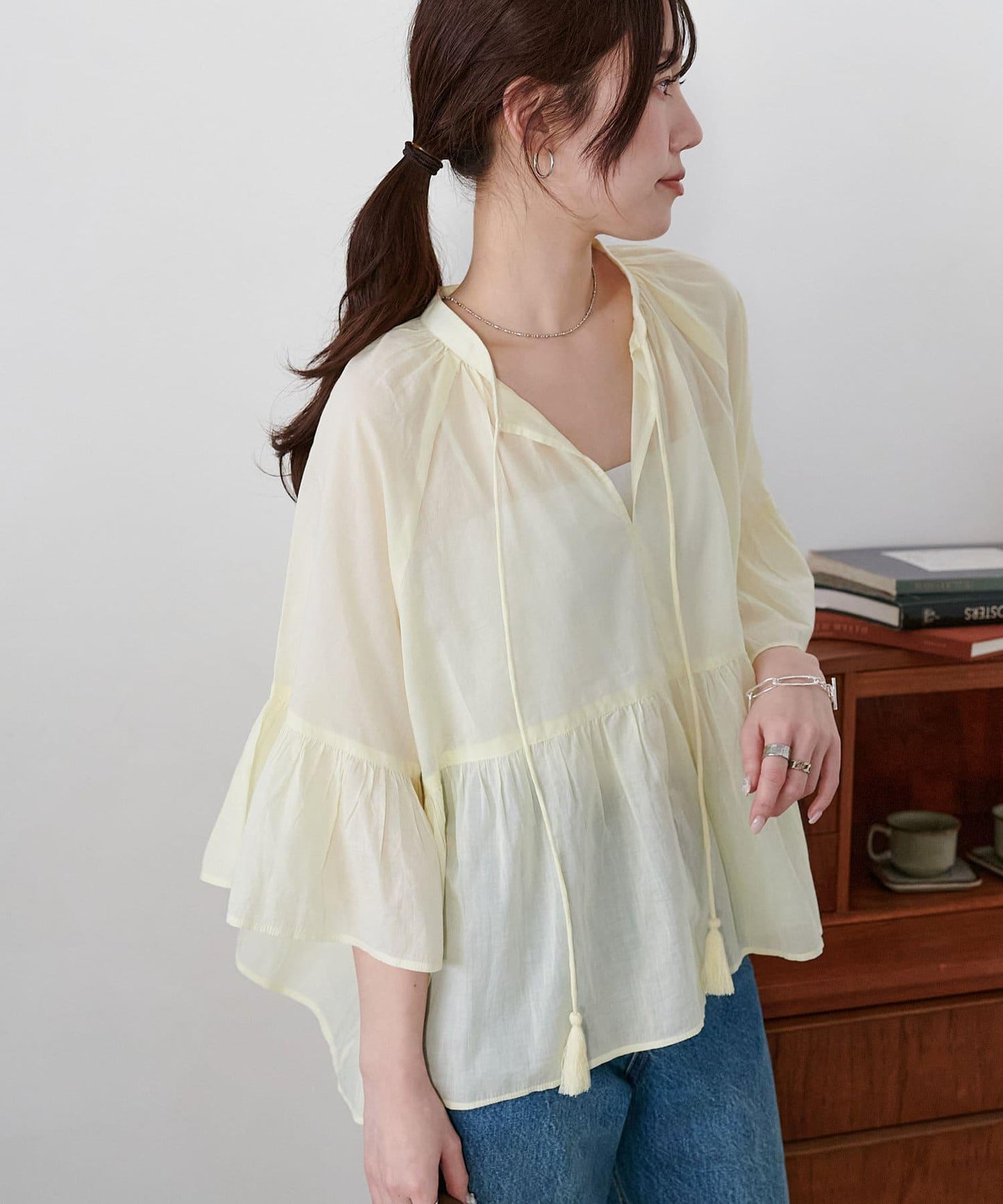 喇叭袖開領襯衫