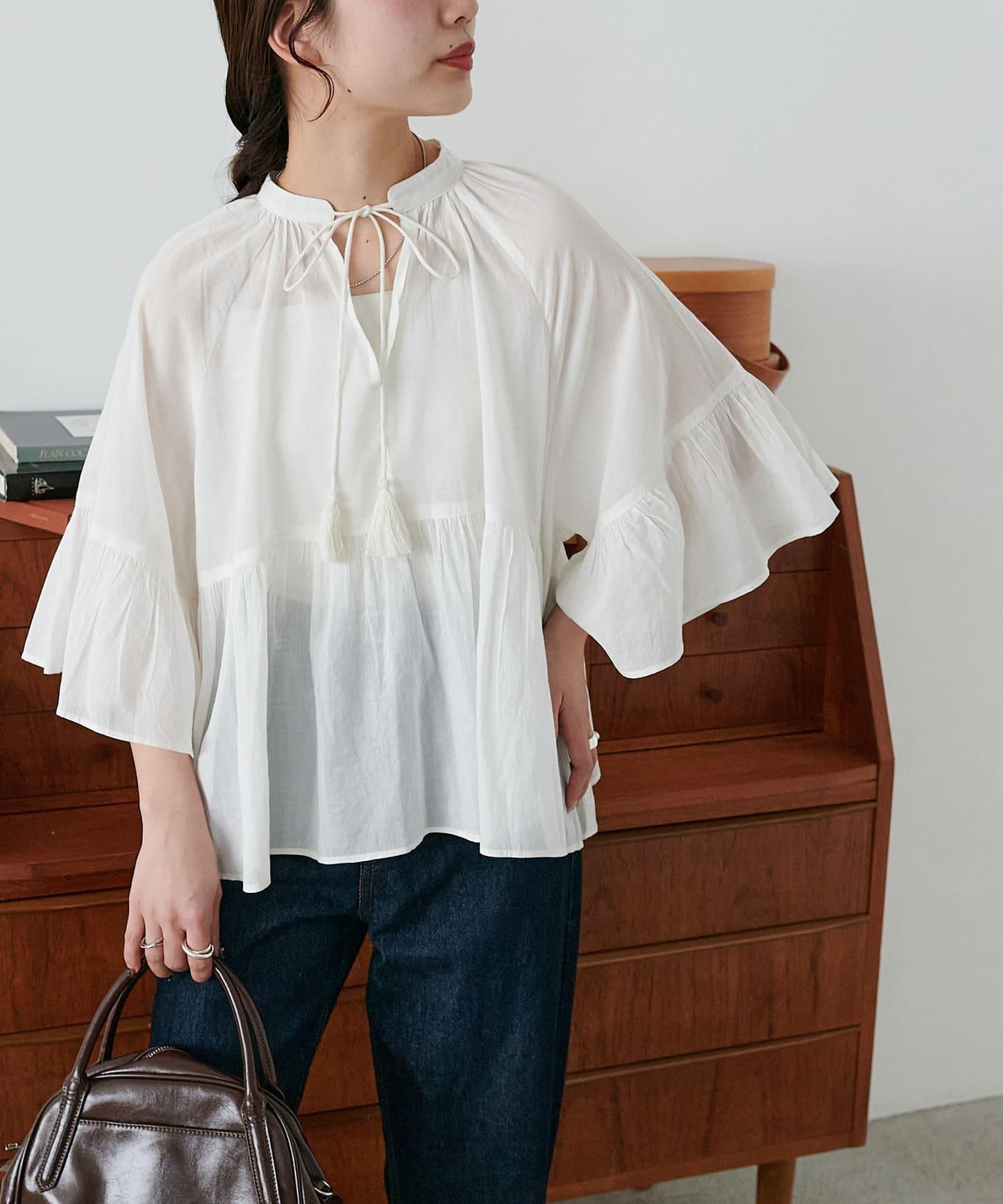 喇叭袖開領襯衫
