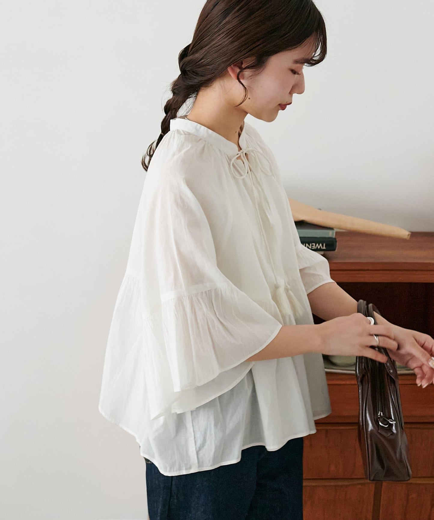 喇叭袖開領襯衫