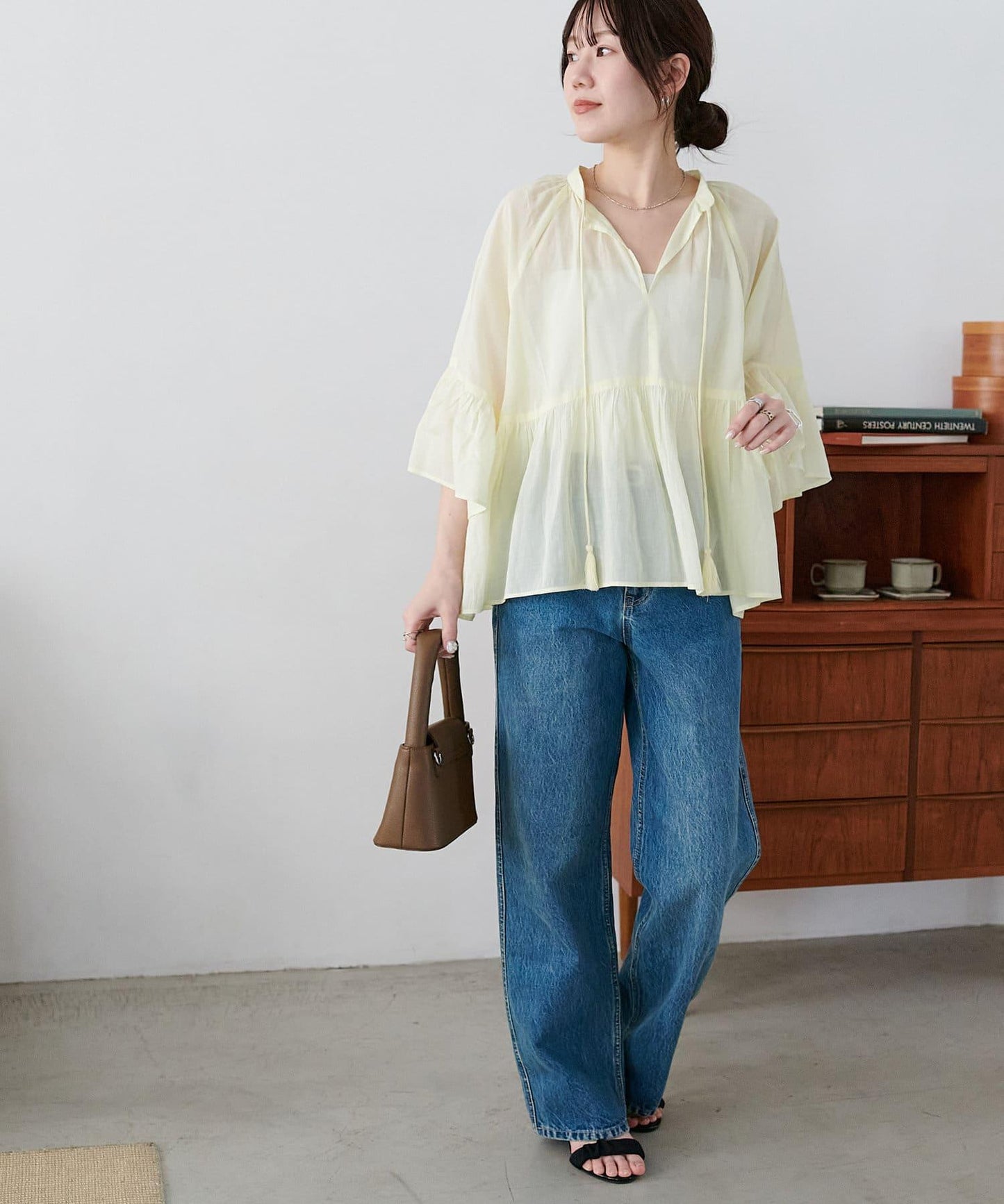 喇叭袖開領襯衫