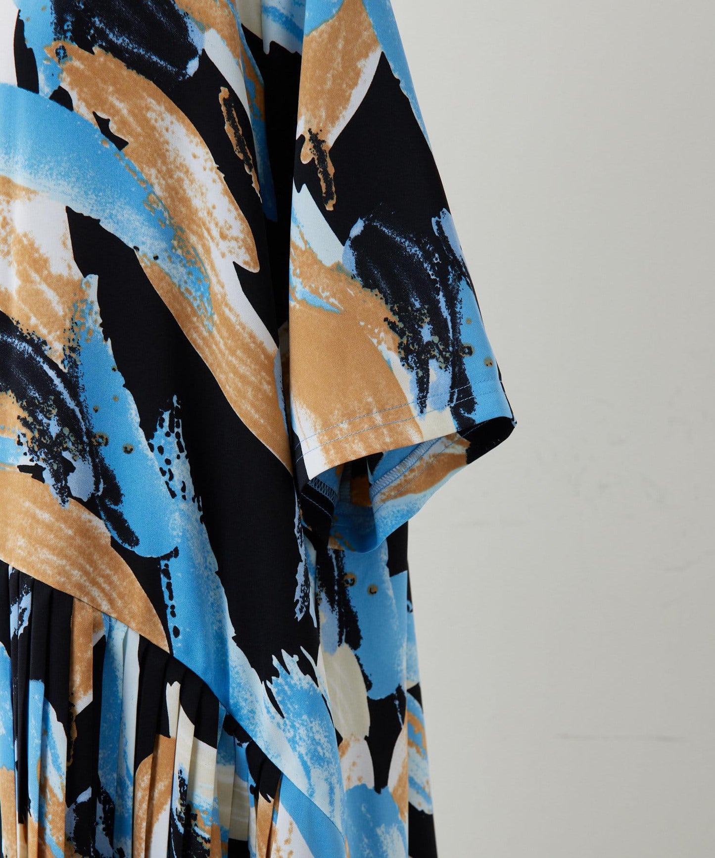 ear PAPILLONNER 短袖 斜向褶皺 連衣裙