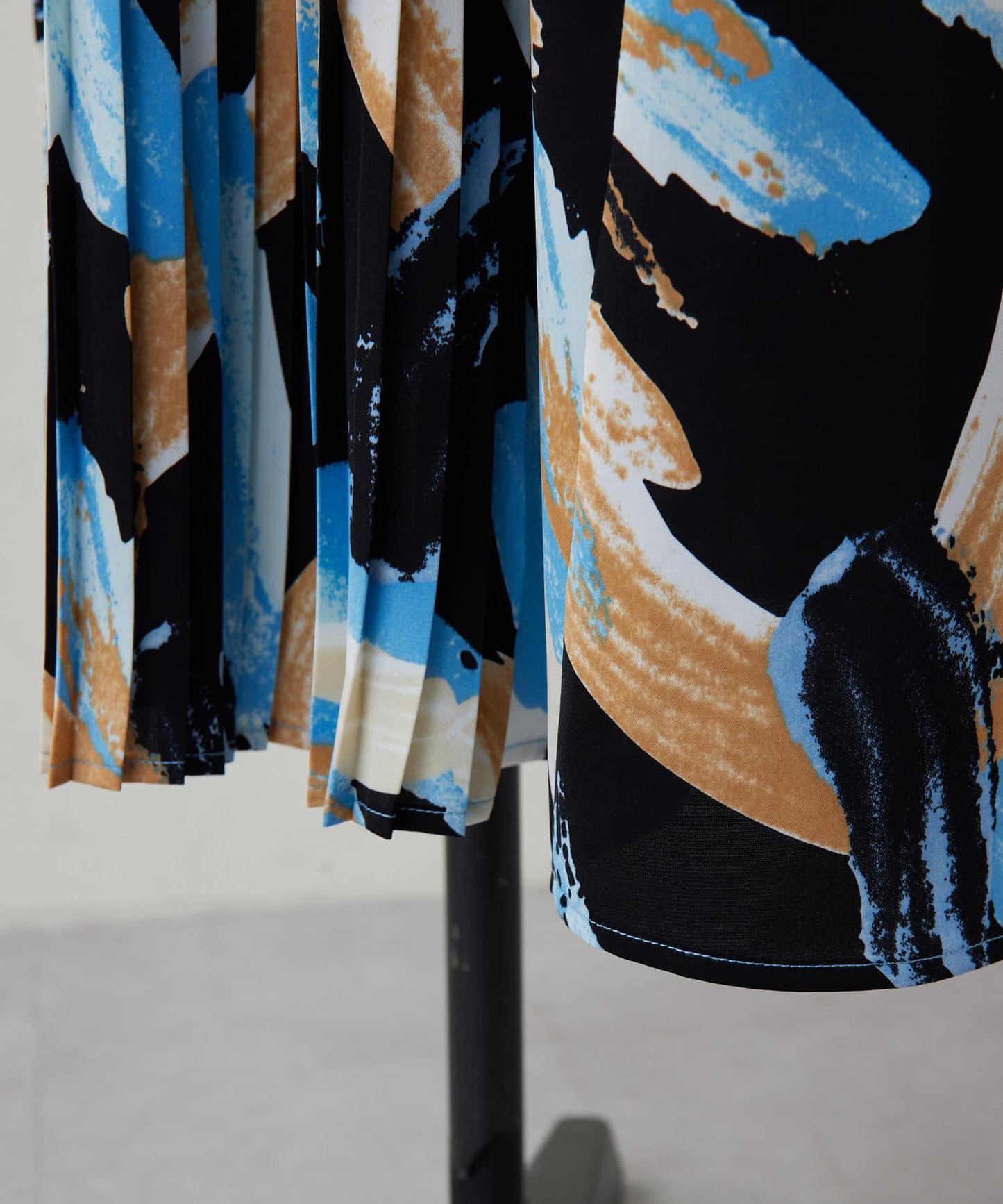 ear PAPILLONNER 短袖 斜向褶皺 連衣裙