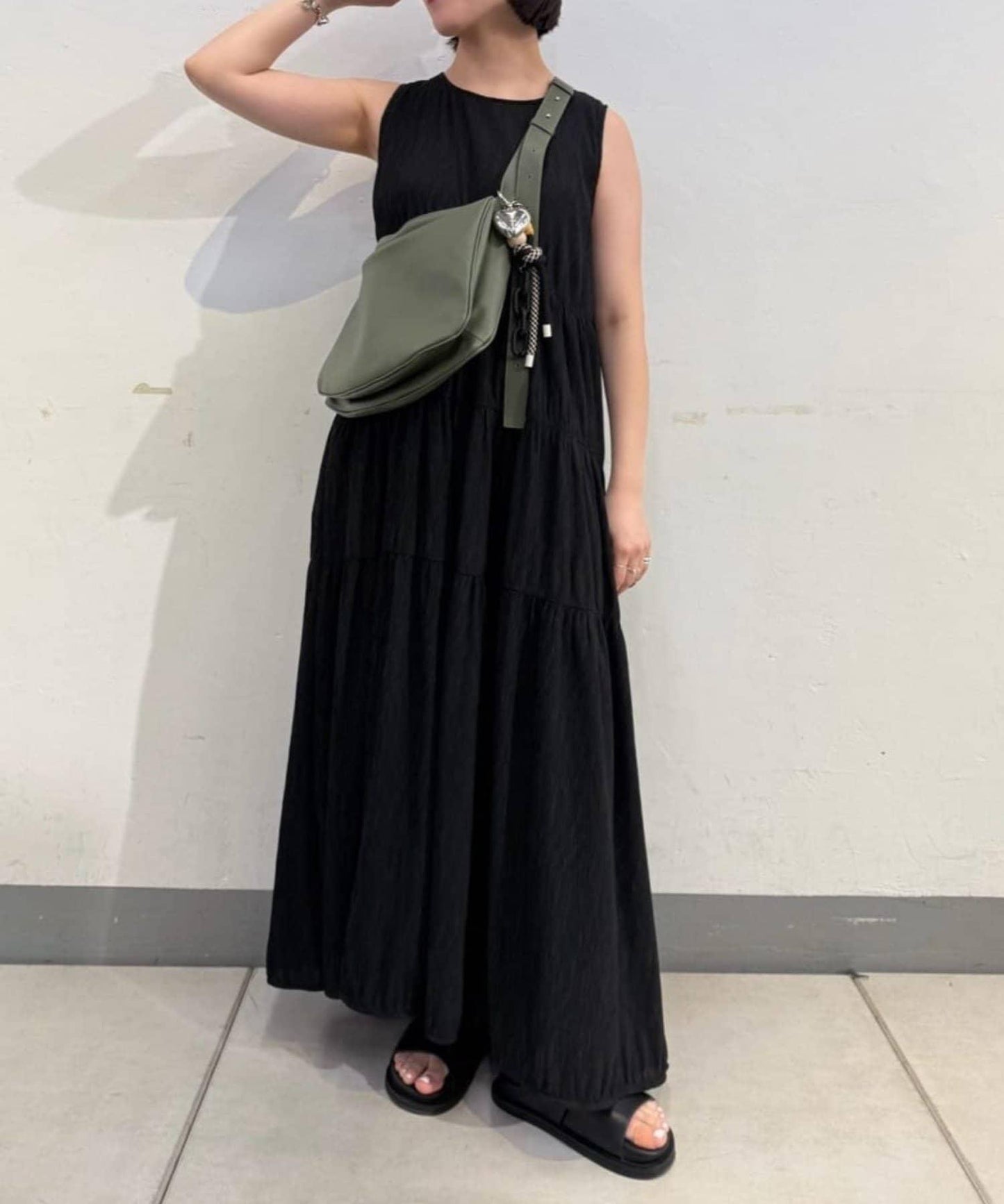 ear PAPILLONNER 褶皺無袖層疊連衣裙