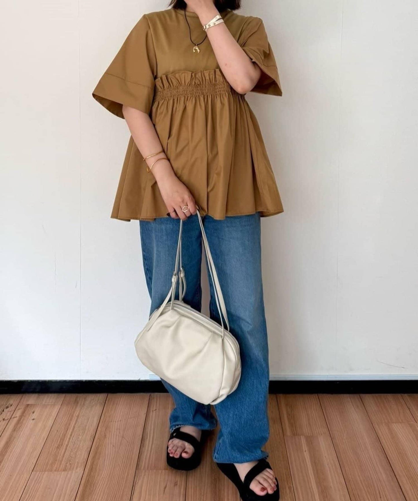 ear PAPILLONNER 荷葉邊抽褶上衣