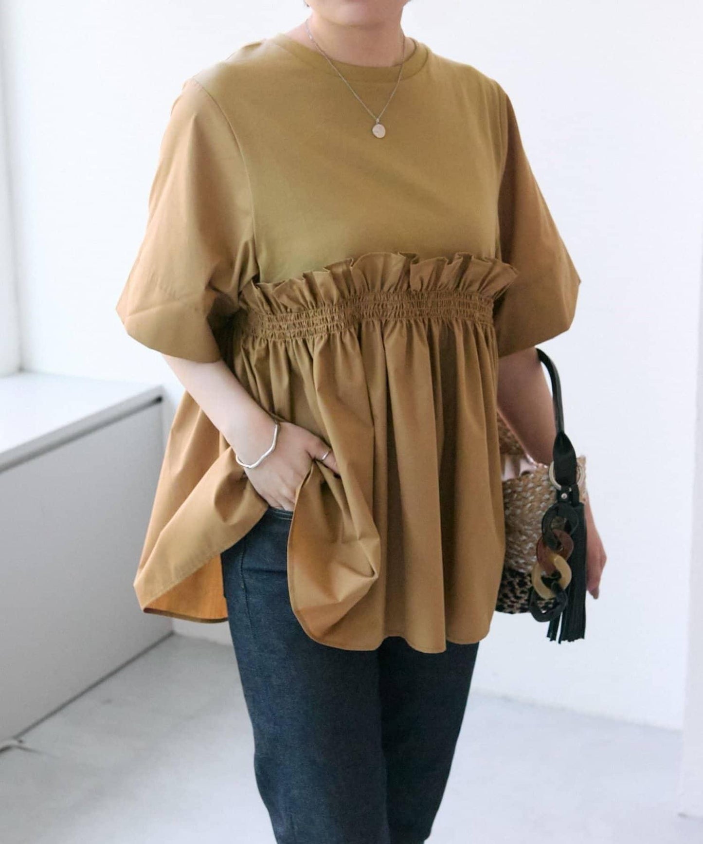 ear PAPILLONNER 荷葉邊抽褶上衣