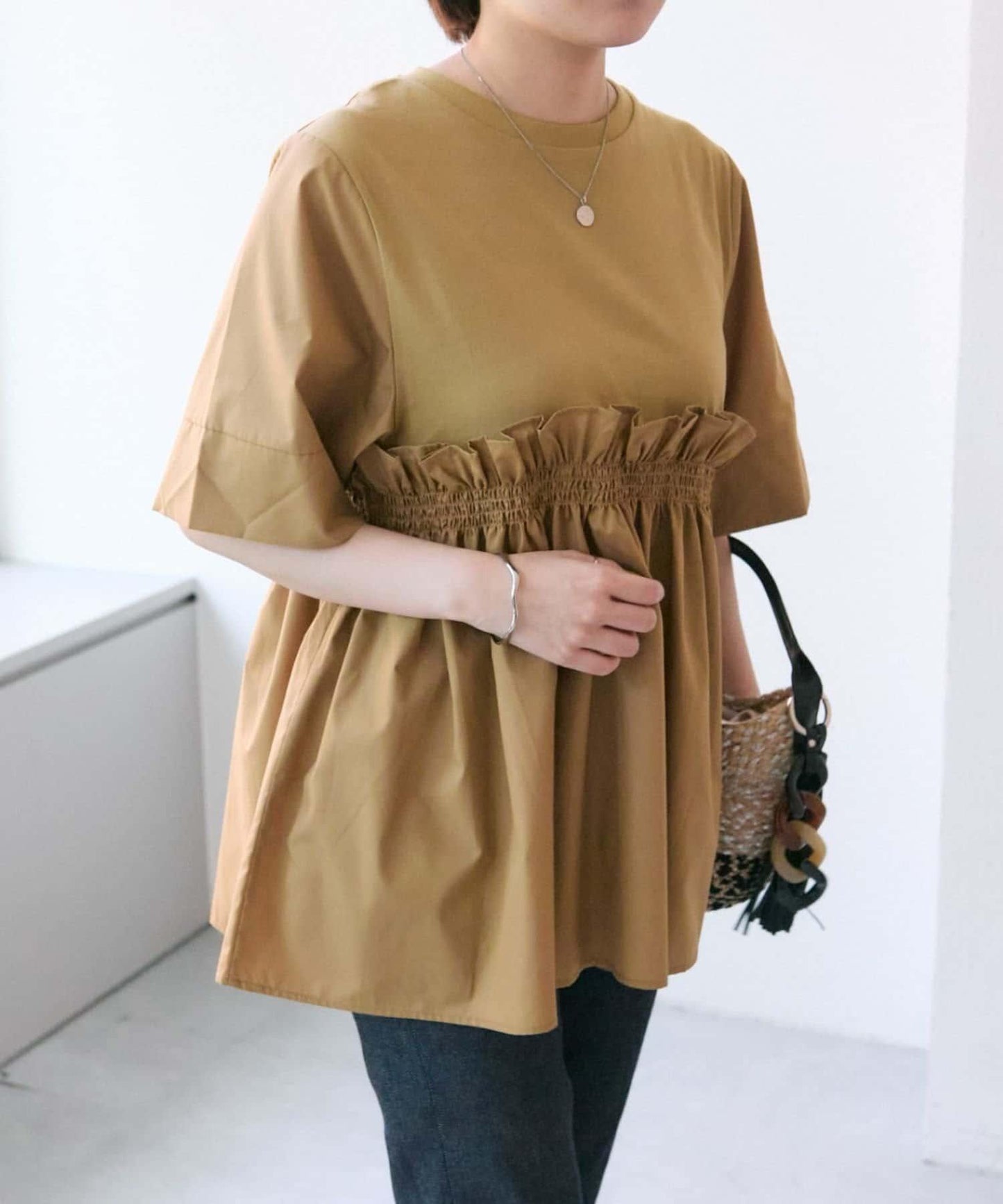 ear PAPILLONNER 荷葉邊抽褶上衣