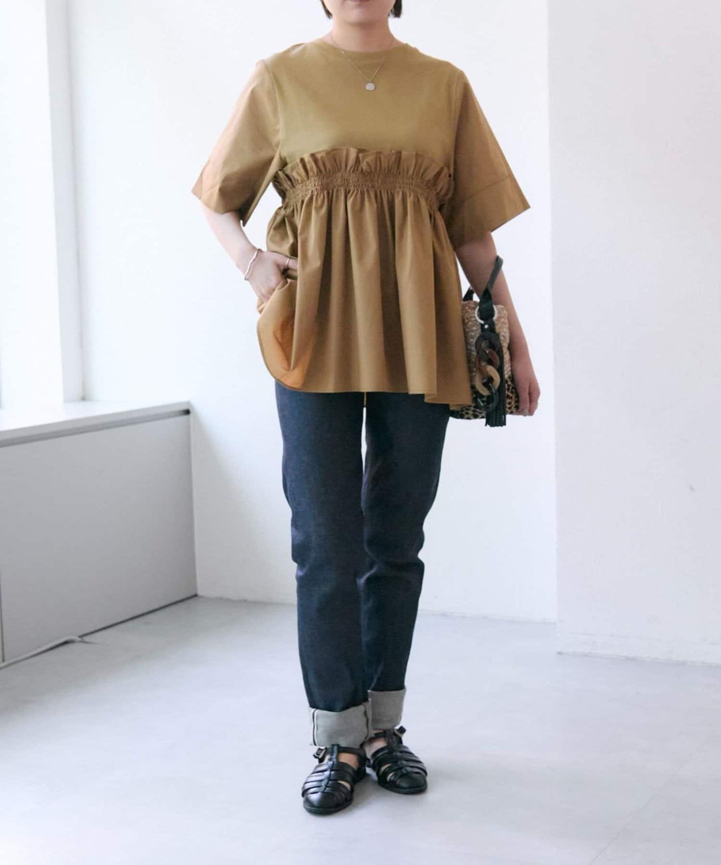 ear PAPILLONNER 荷葉邊抽褶上衣