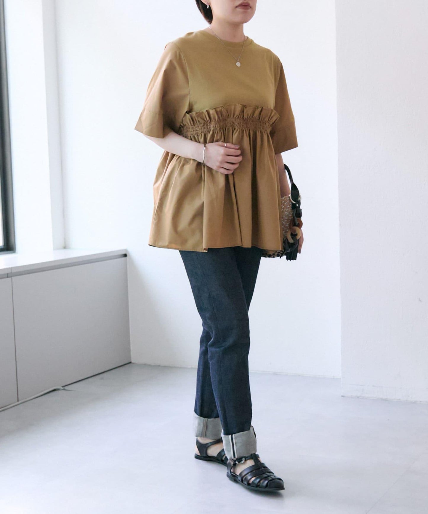 ear PAPILLONNER 荷葉邊抽褶上衣