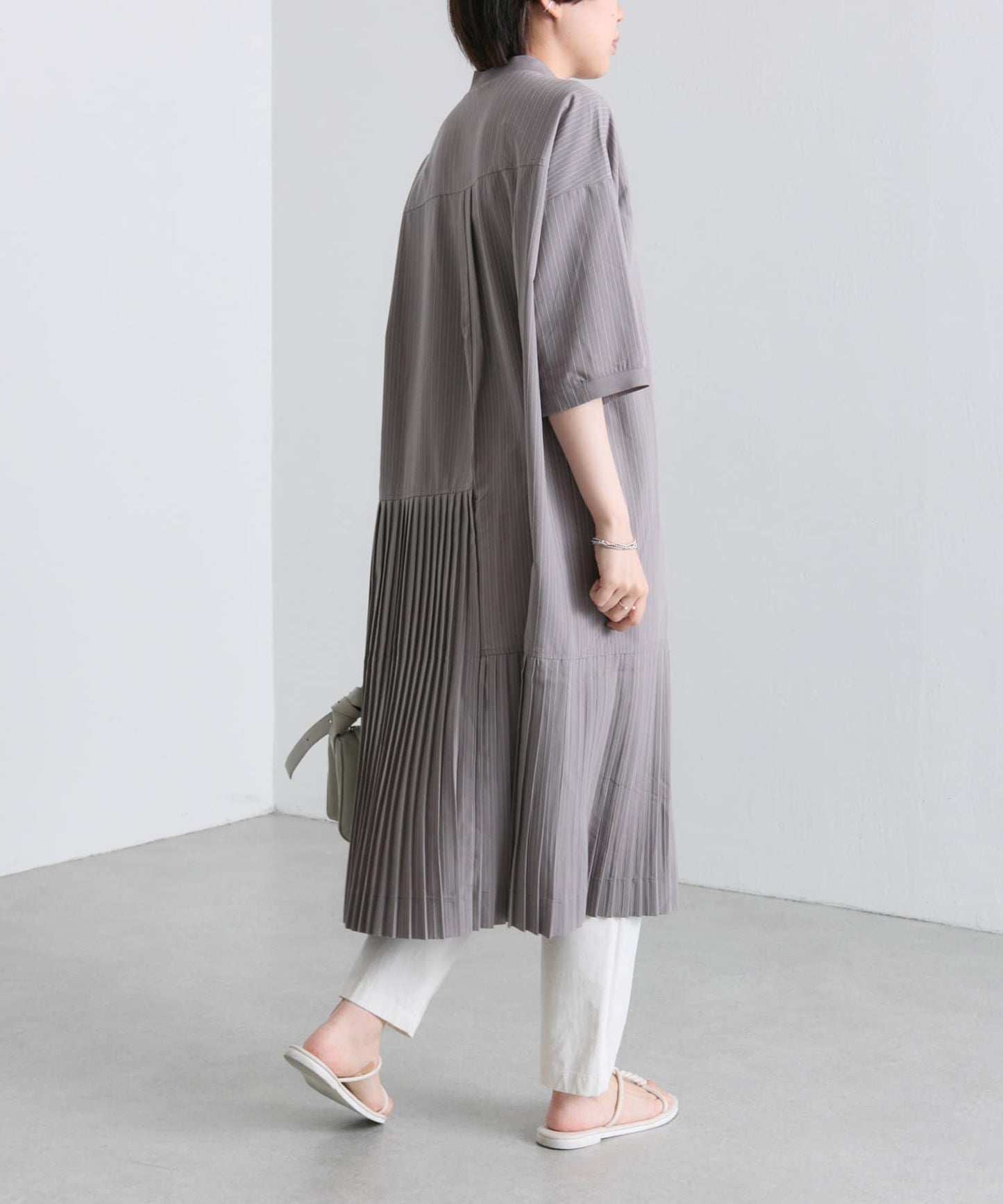 ear PAPILLONNER 短袖 隨機下襬內褶 連衣裙