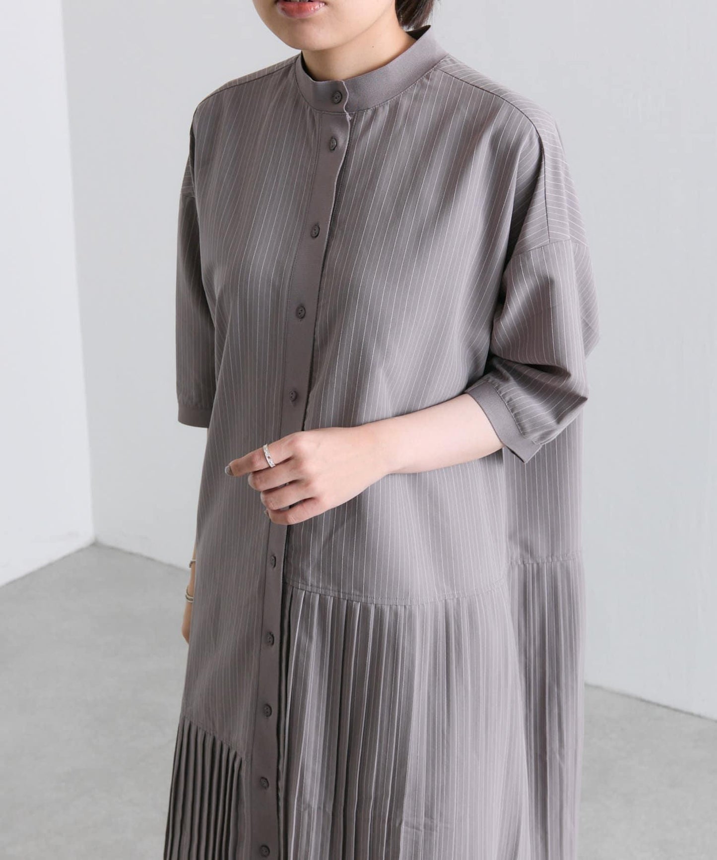 ear PAPILLONNER 短袖 隨機下襬內褶 連衣裙