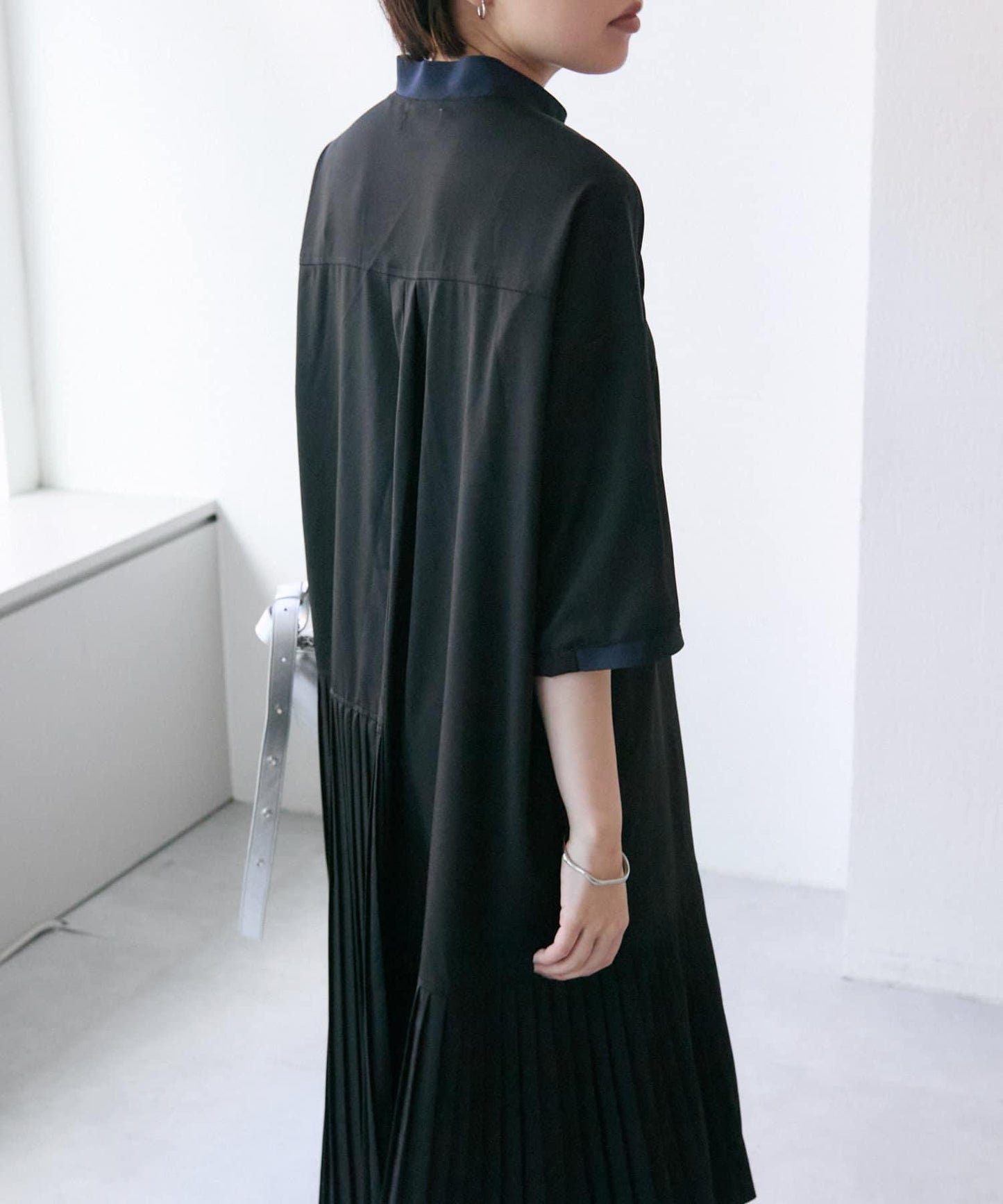 ear PAPILLONNER 短袖 隨機下襬內褶 連衣裙