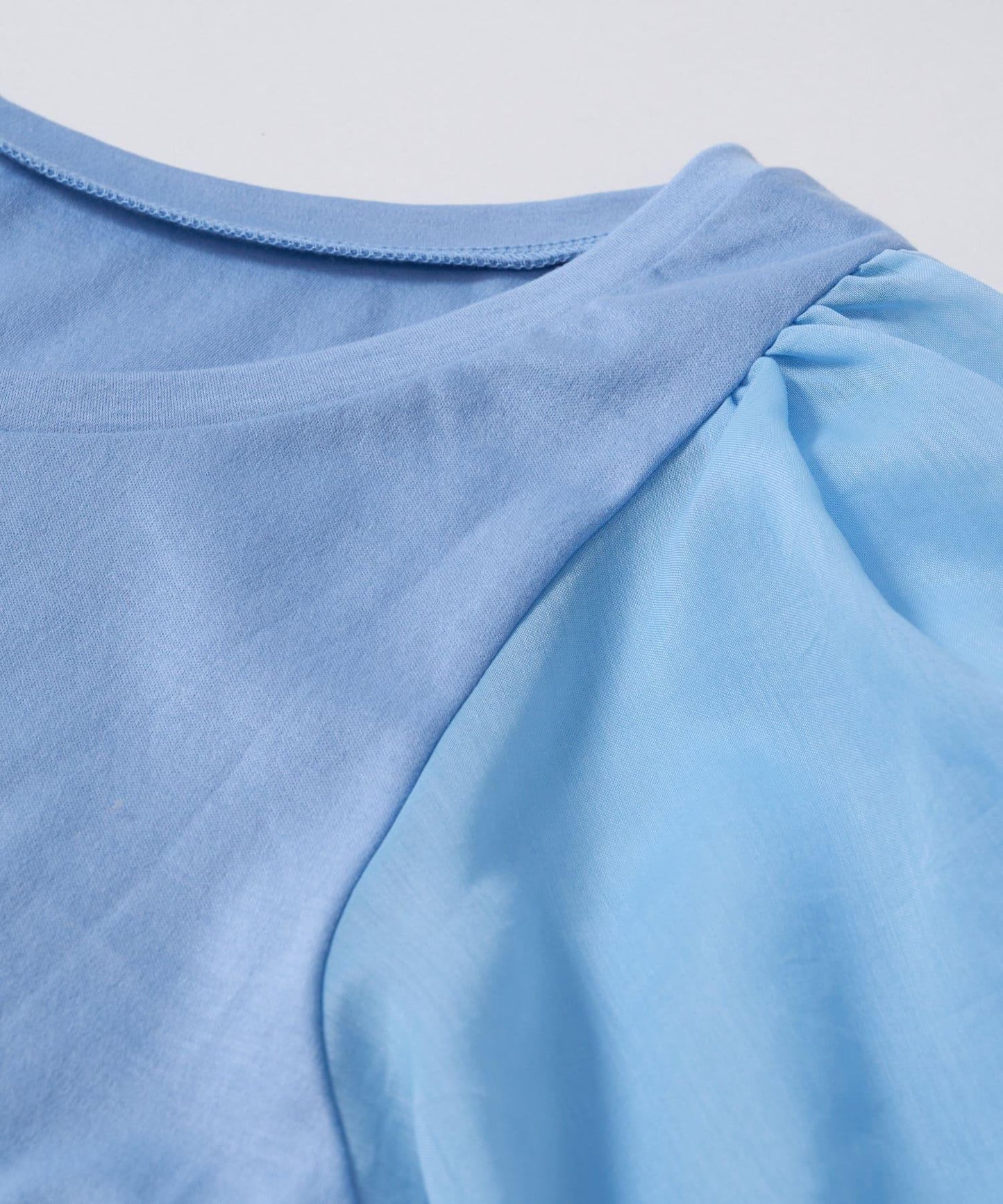 La boutique BonBon 透紗蓬袖上衣