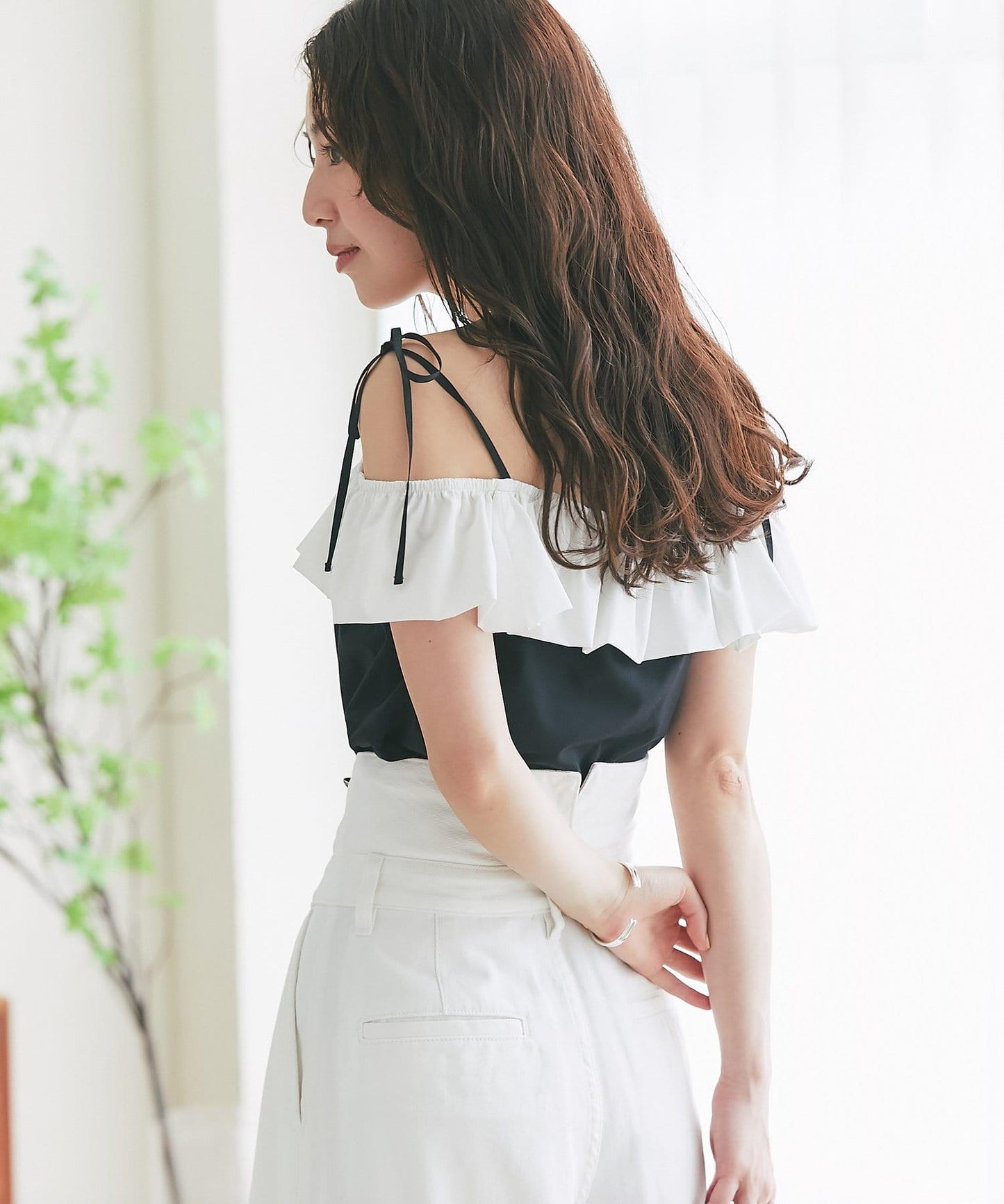 雙色荷葉邊 無袖設計 針織上衣