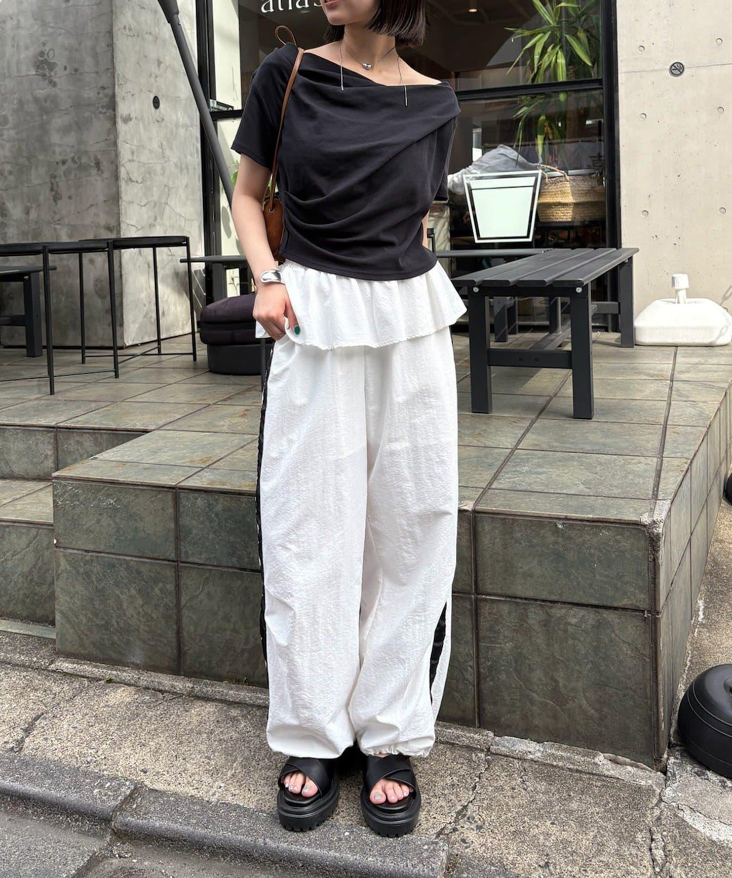 mystic 露肩設計T恤