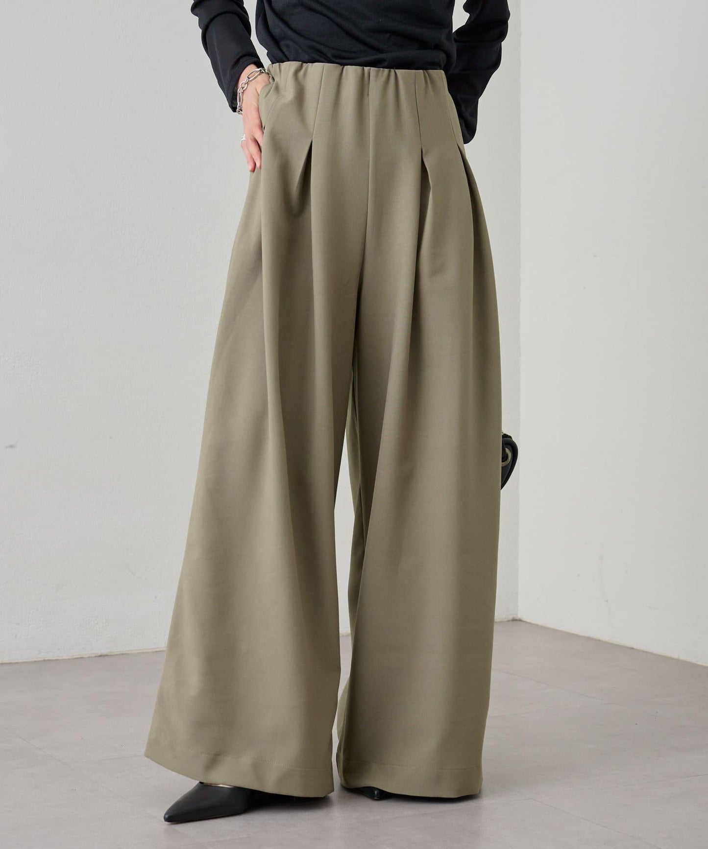 Omekashi 雙褶設計 休閒褲