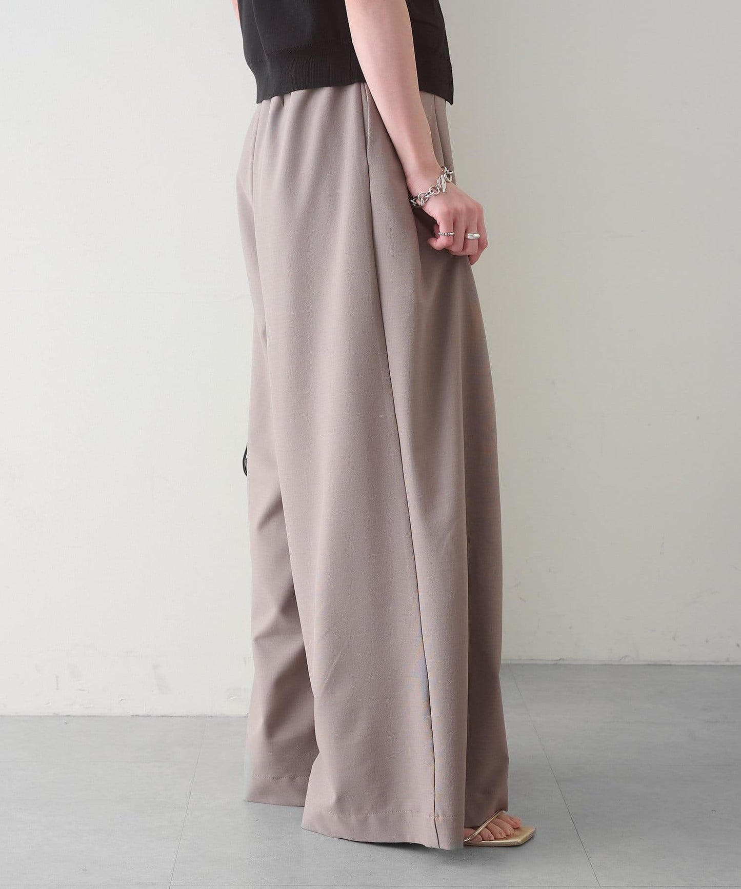 Omekashi 雙褶設計 休閒褲