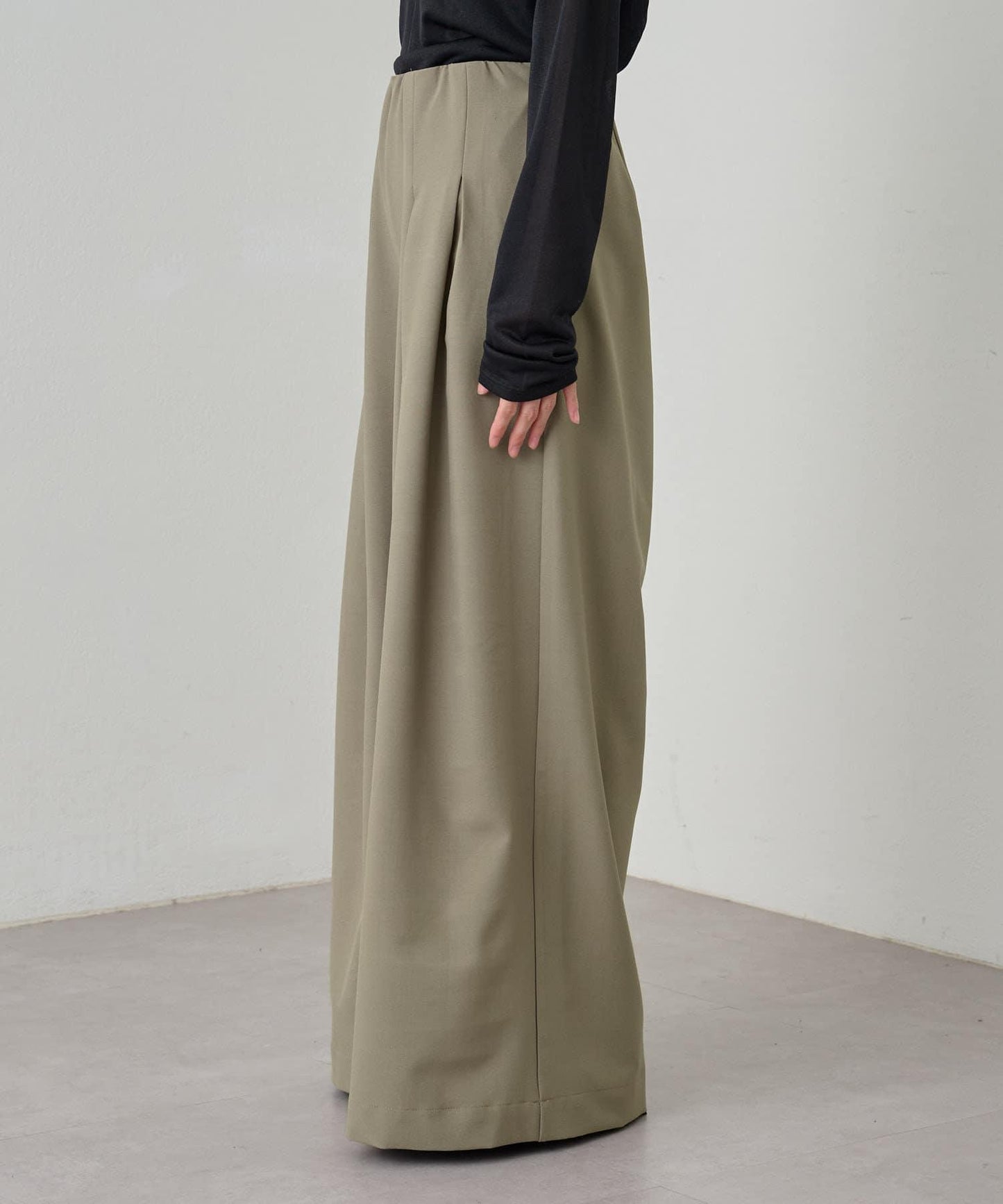 Omekashi 雙褶設計 休閒褲