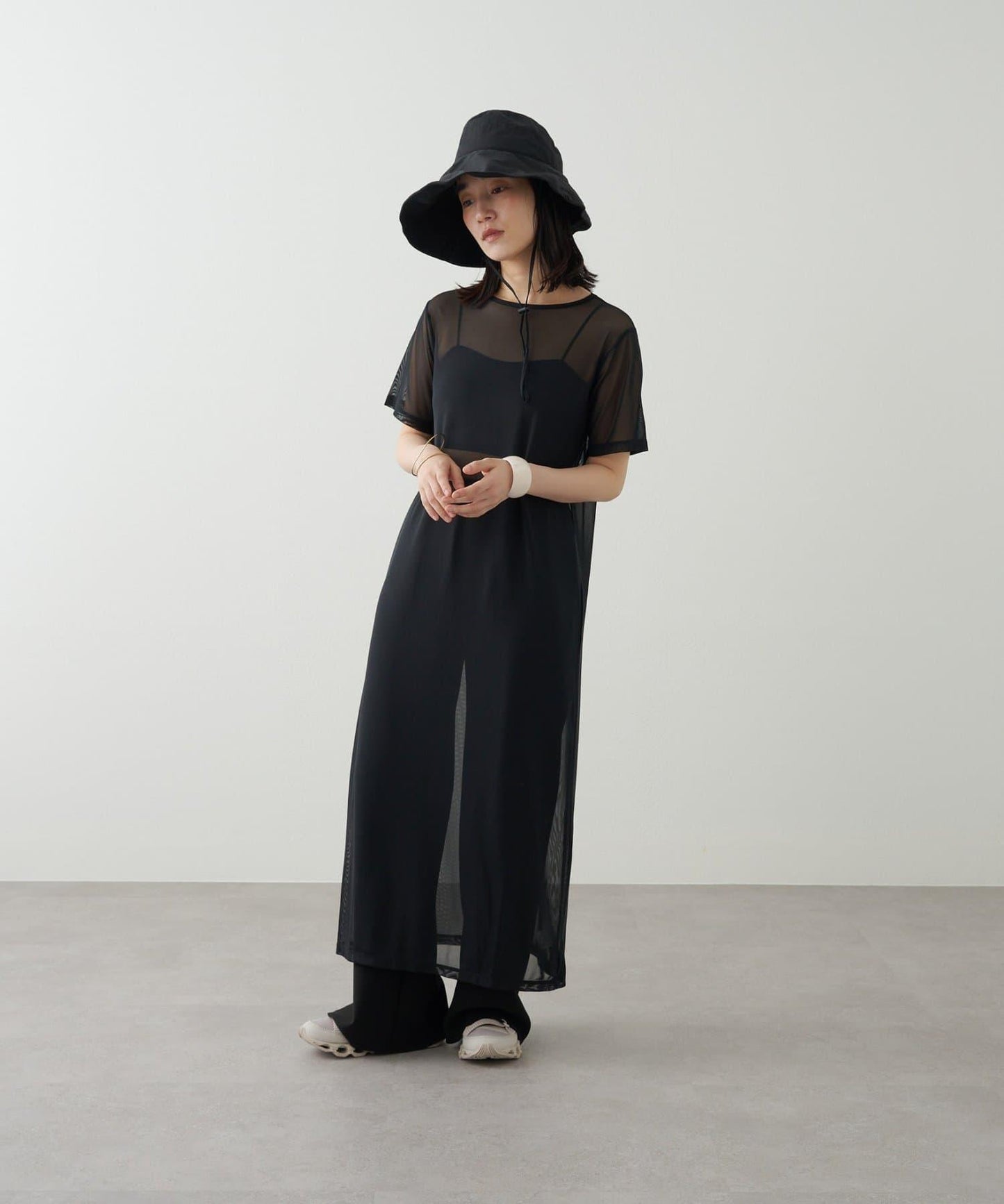 Omekashi 短袖網紗連衣裙