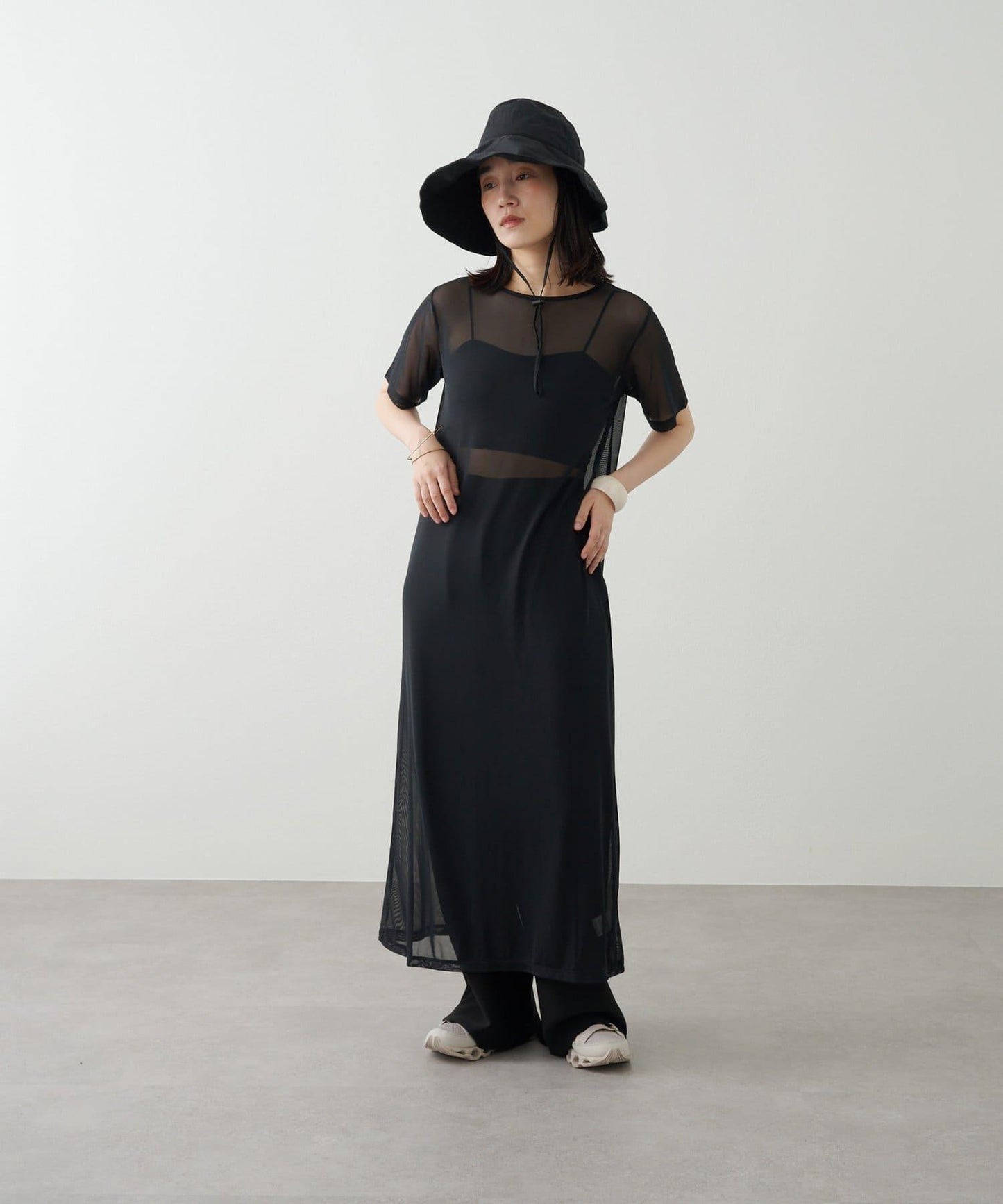 Omekashi 短袖網紗連衣裙