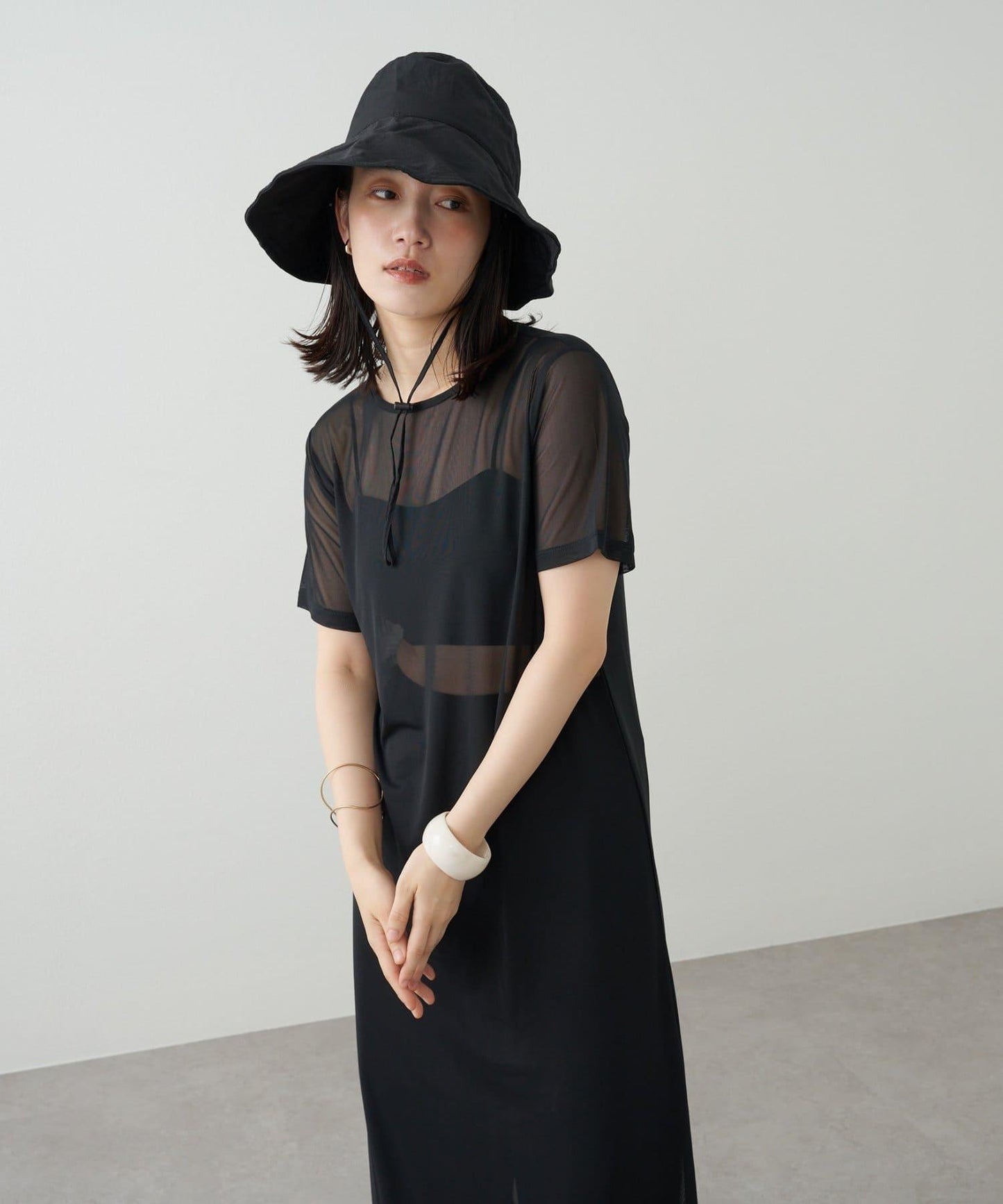 Omekashi 短袖網紗連衣裙