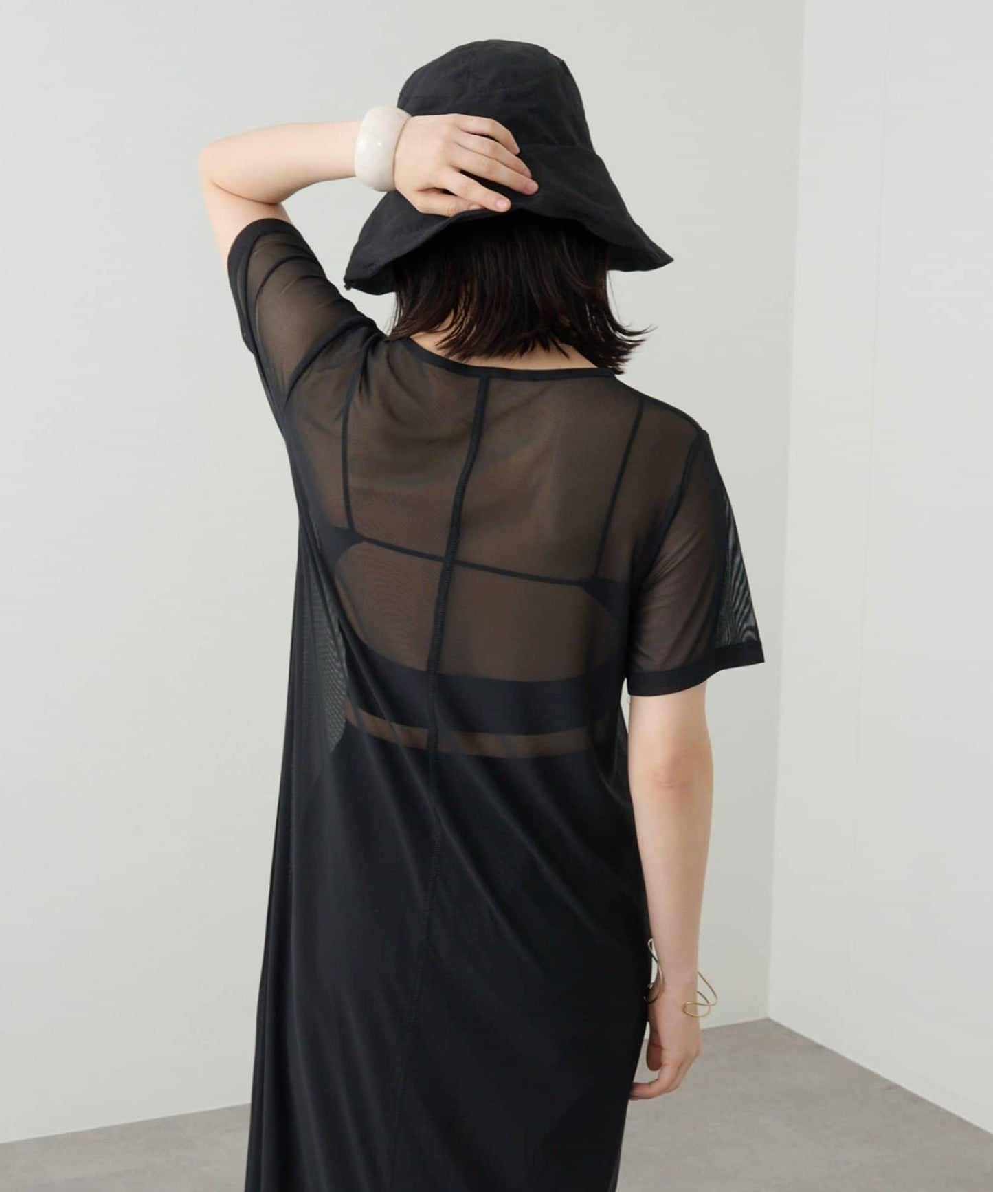 Omekashi 短袖網紗連衣裙