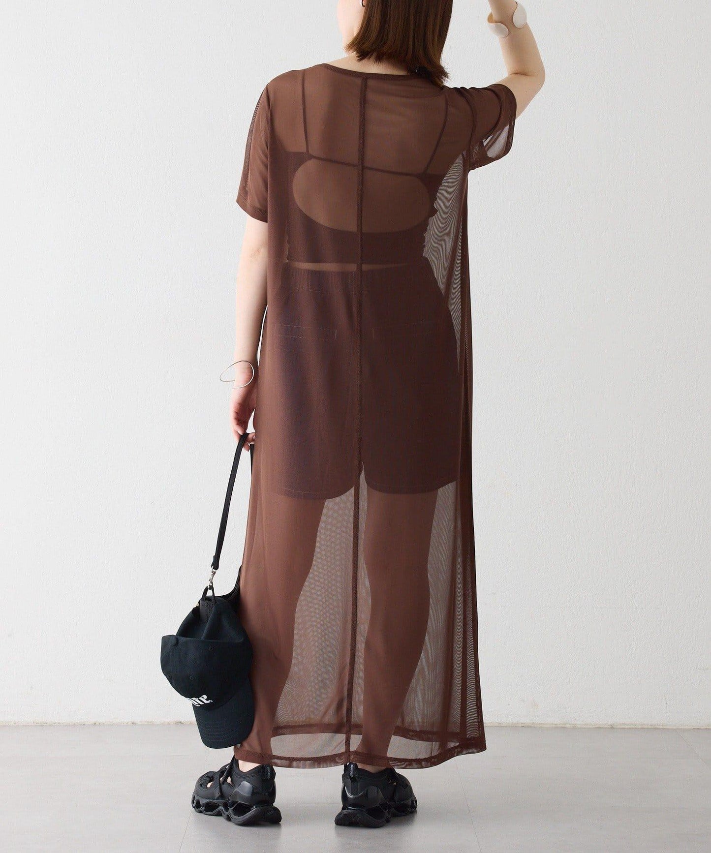 Omekashi 短袖網紗連衣裙