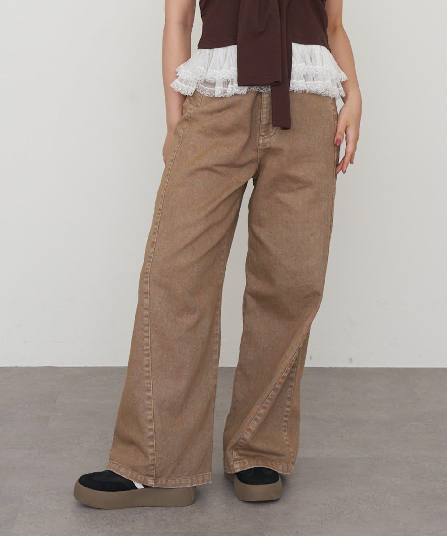 側邊拼接闊腿牛仔褲