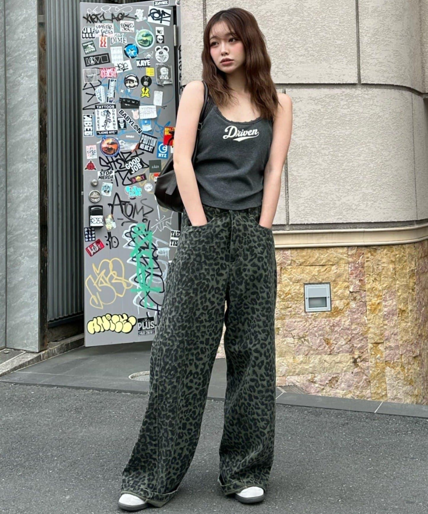 蕾絲Logo帶胸墊疊穿吊帶背心