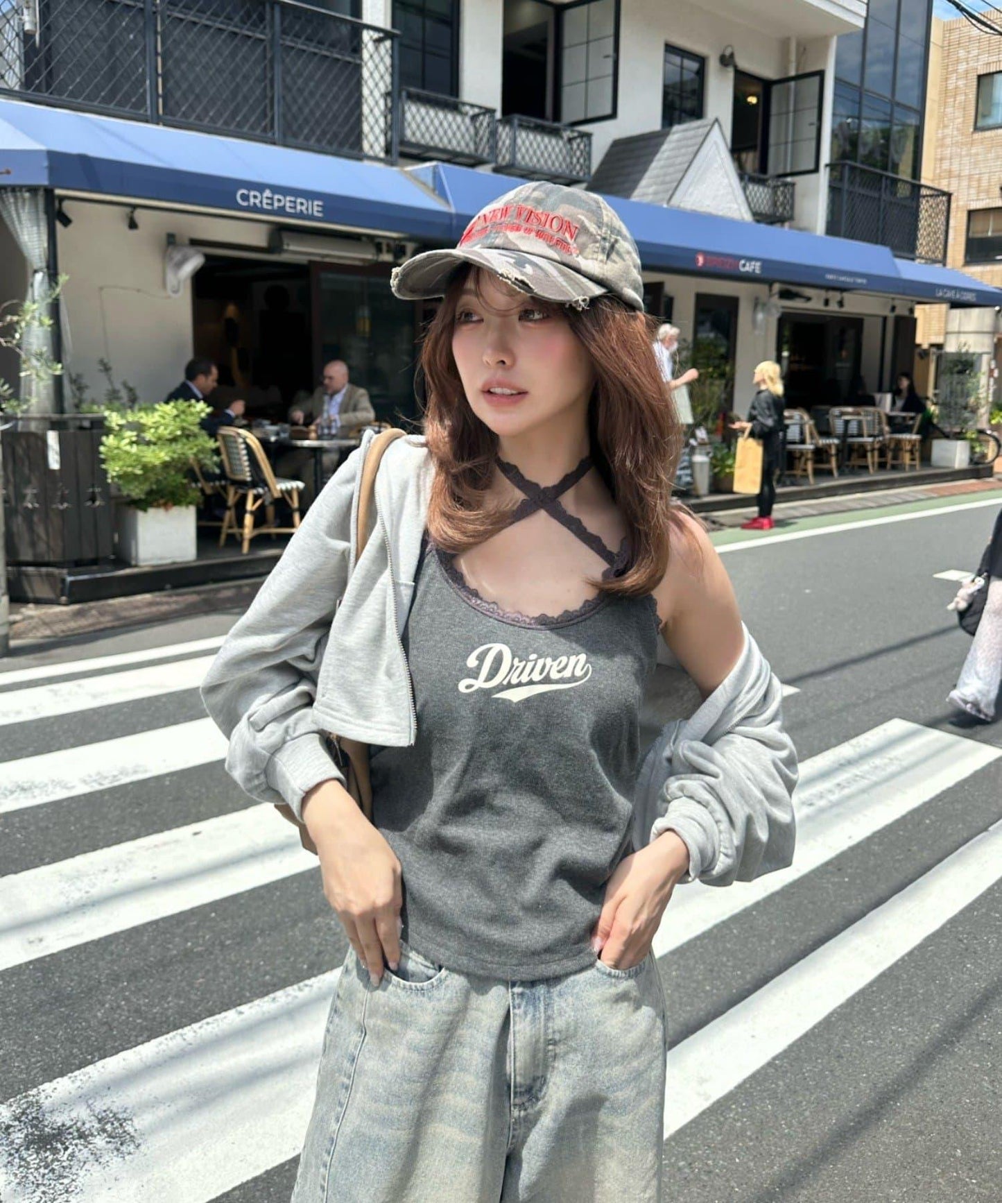 蕾絲Logo帶胸墊疊穿吊帶背心