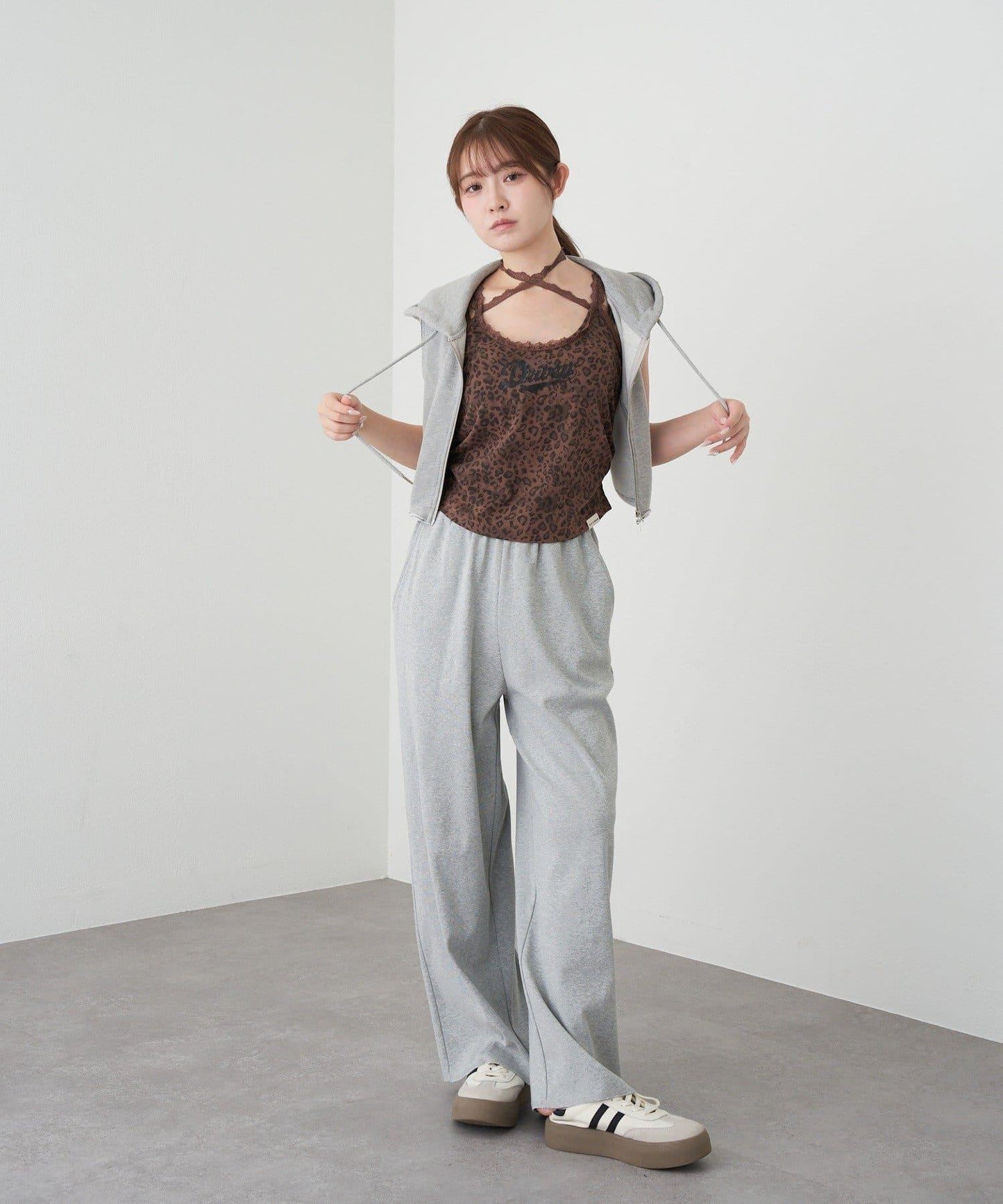 豹紋胸墊 蕾絲Logo疊穿 吊帶背心