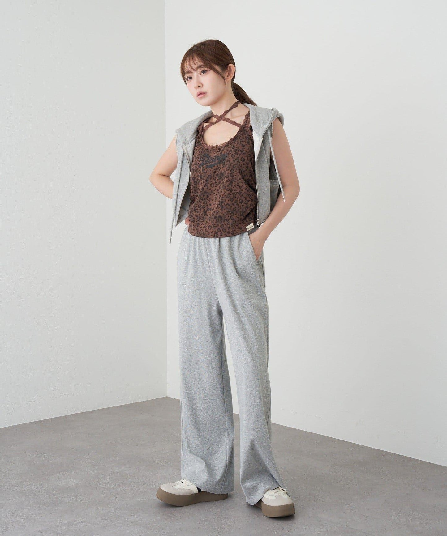 豹紋胸墊 蕾絲Logo疊穿 吊帶背心