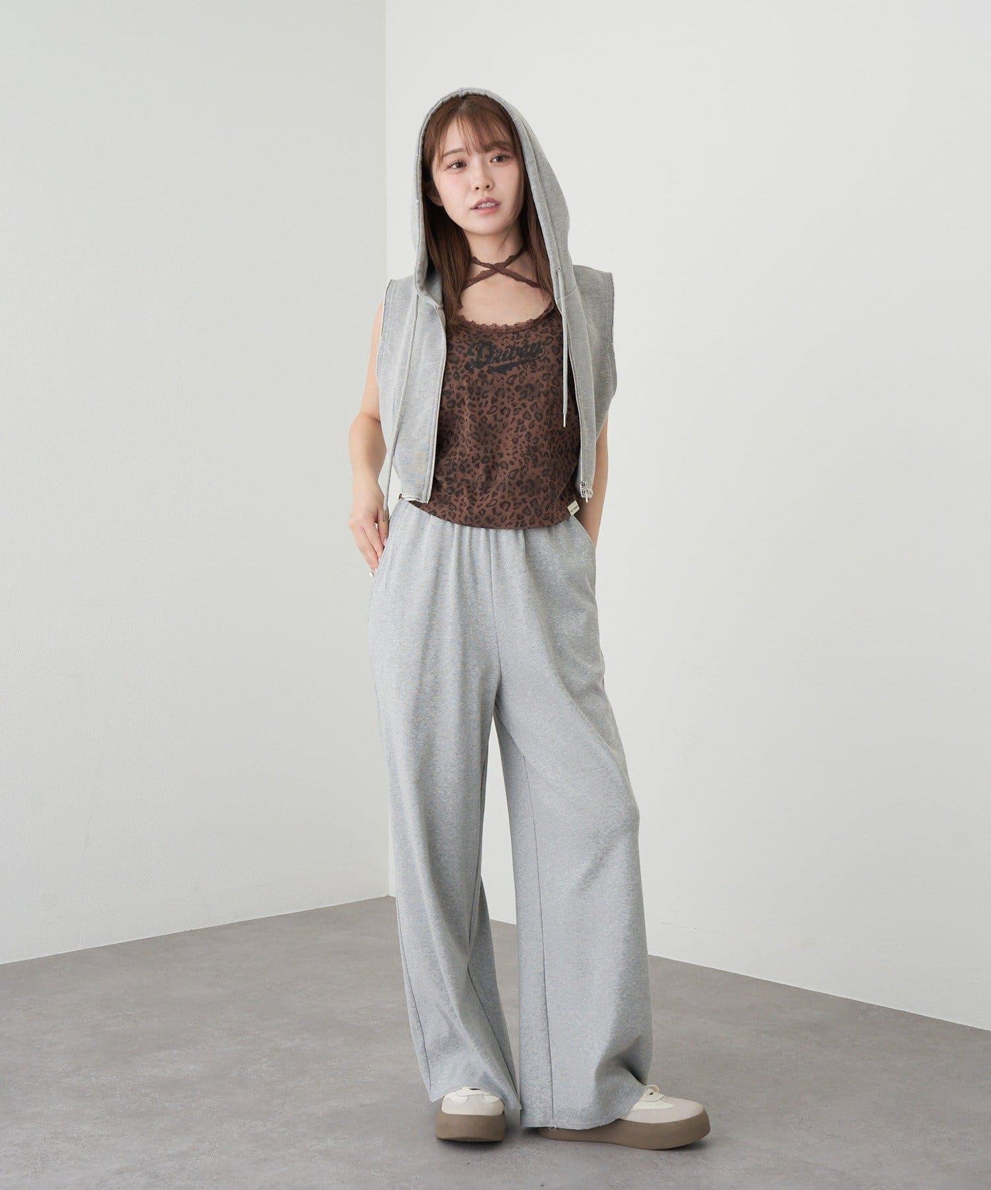 豹紋胸墊 蕾絲Logo疊穿 吊帶背心