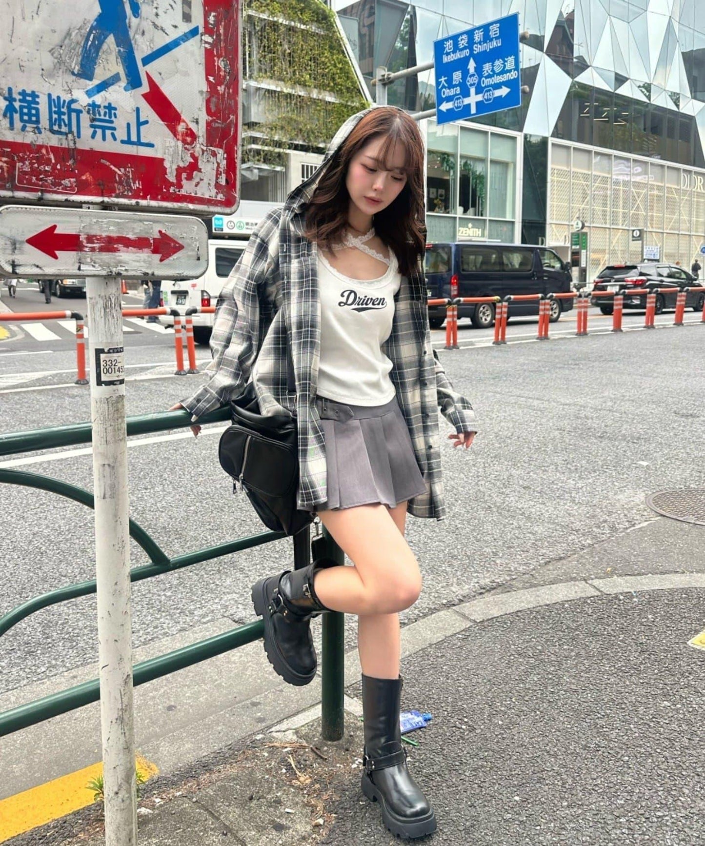 蕾絲Logo帶胸墊疊穿吊帶背心