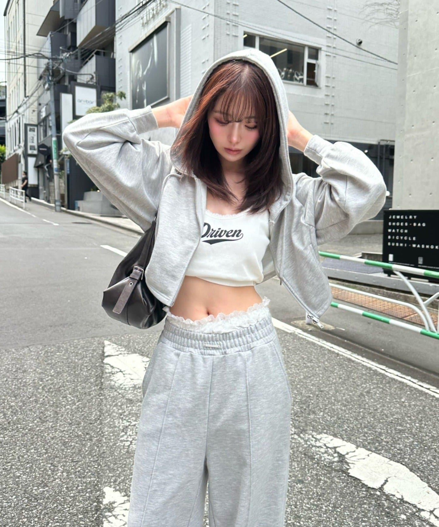 蕾絲Logo帶胸墊疊穿吊帶背心