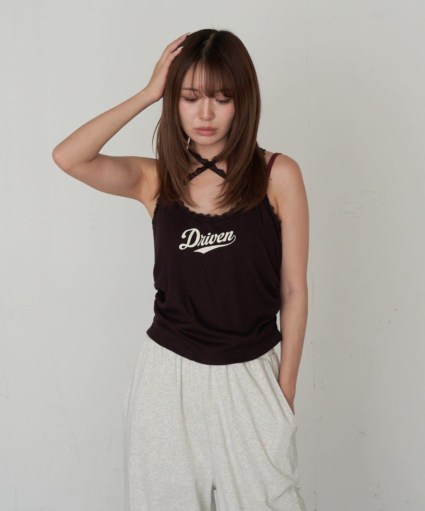 蕾絲Logo帶胸墊疊穿吊帶背心