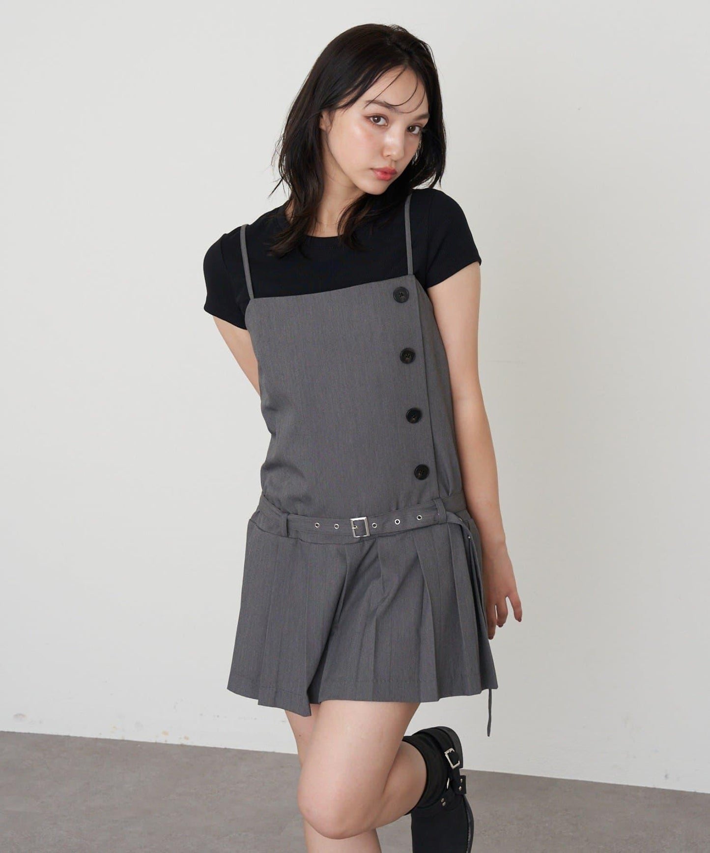 RAY CASSIN 按扣設計 百褶 吊帶迷你連衣裙