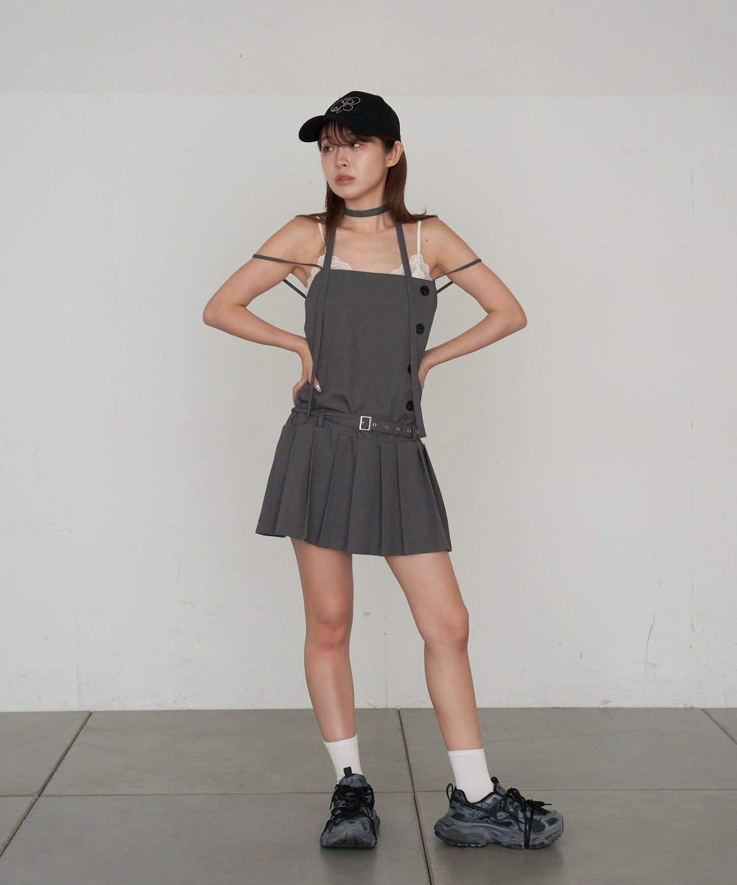 RAY CASSIN 按扣設計 百褶 吊帶迷你連衣裙