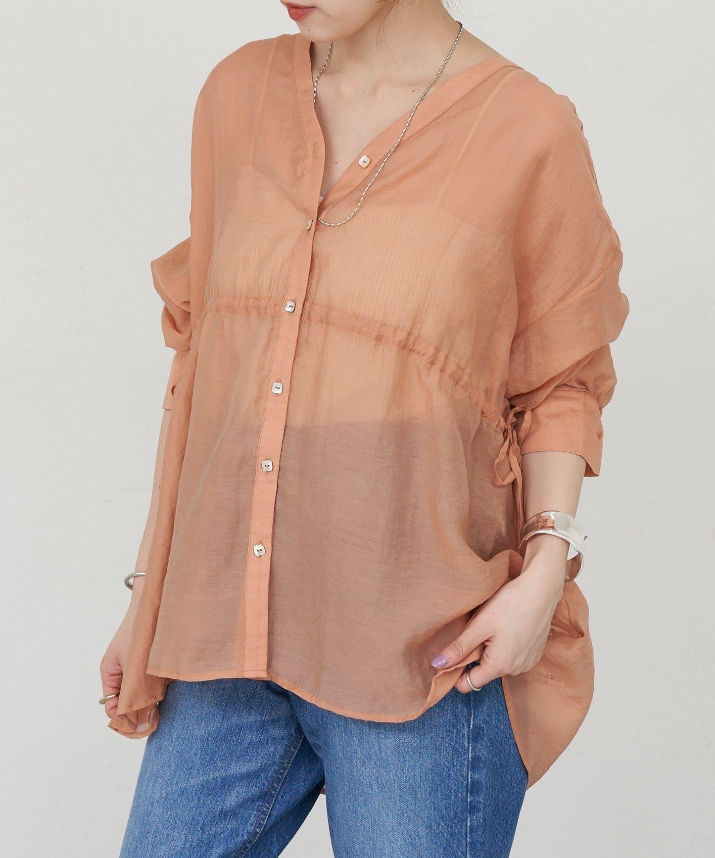 SHENERY 輕透荷葉下襬上衣