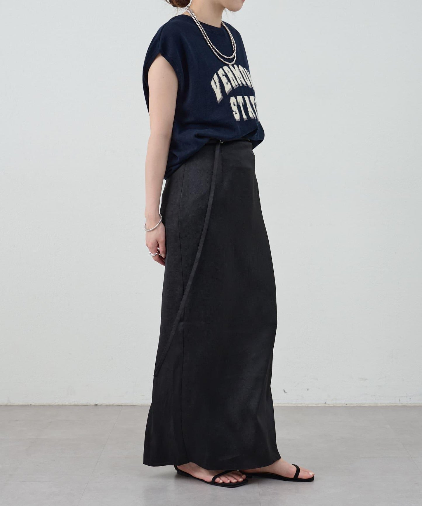 SHENERY 緞面修身半身裙