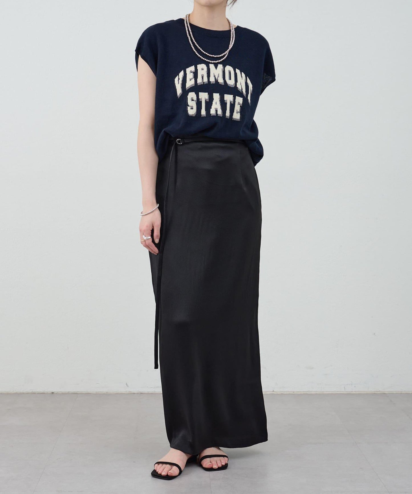 SHENERY 緞面修身半身裙