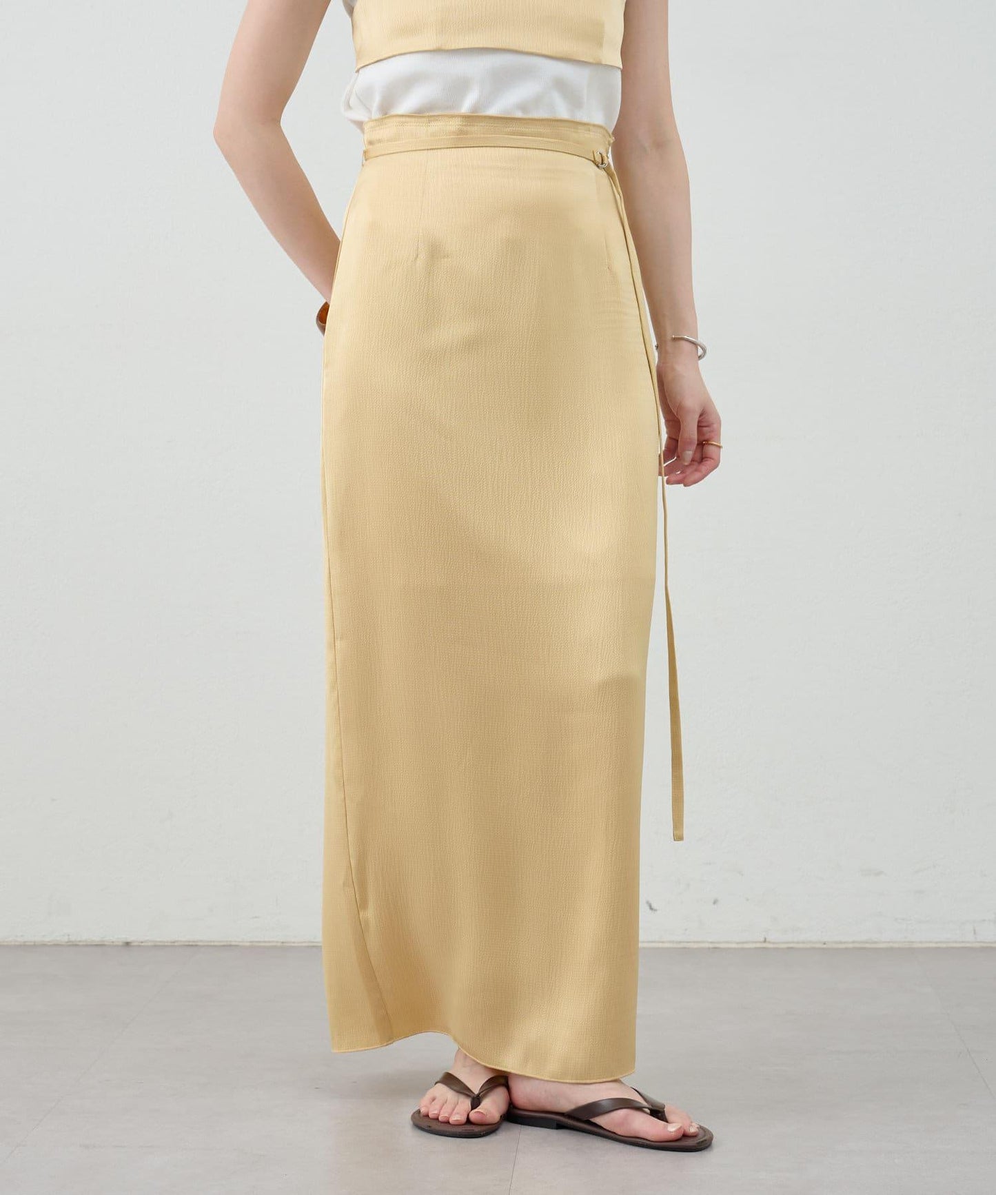 SHENERY 緞面修身半身裙