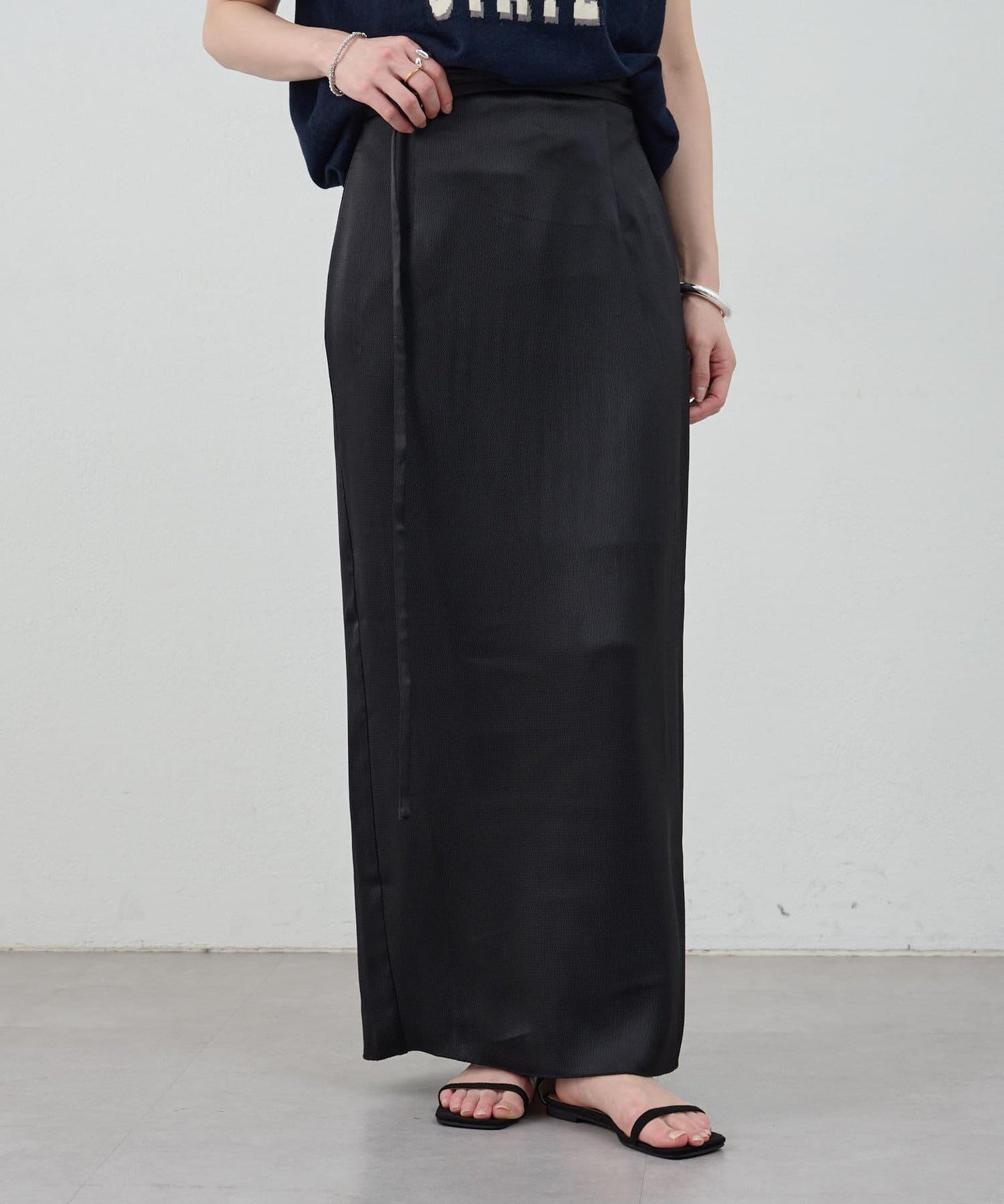 SHENERY 緞面修身半身裙