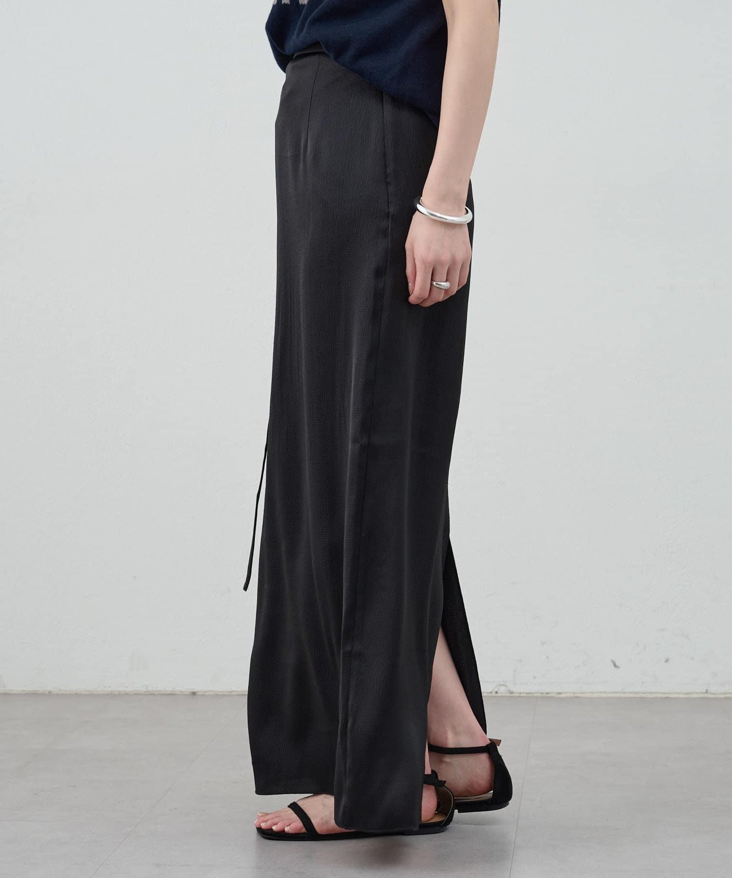 SHENERY 緞面修身半身裙